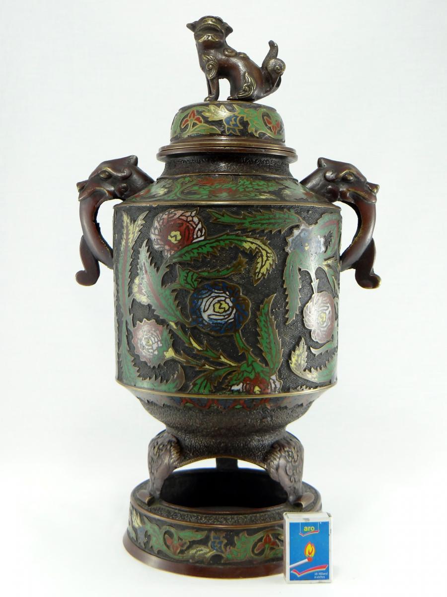 Japan, Late 19th Century, Important Bronze Covered Pot and Cloisonné 6