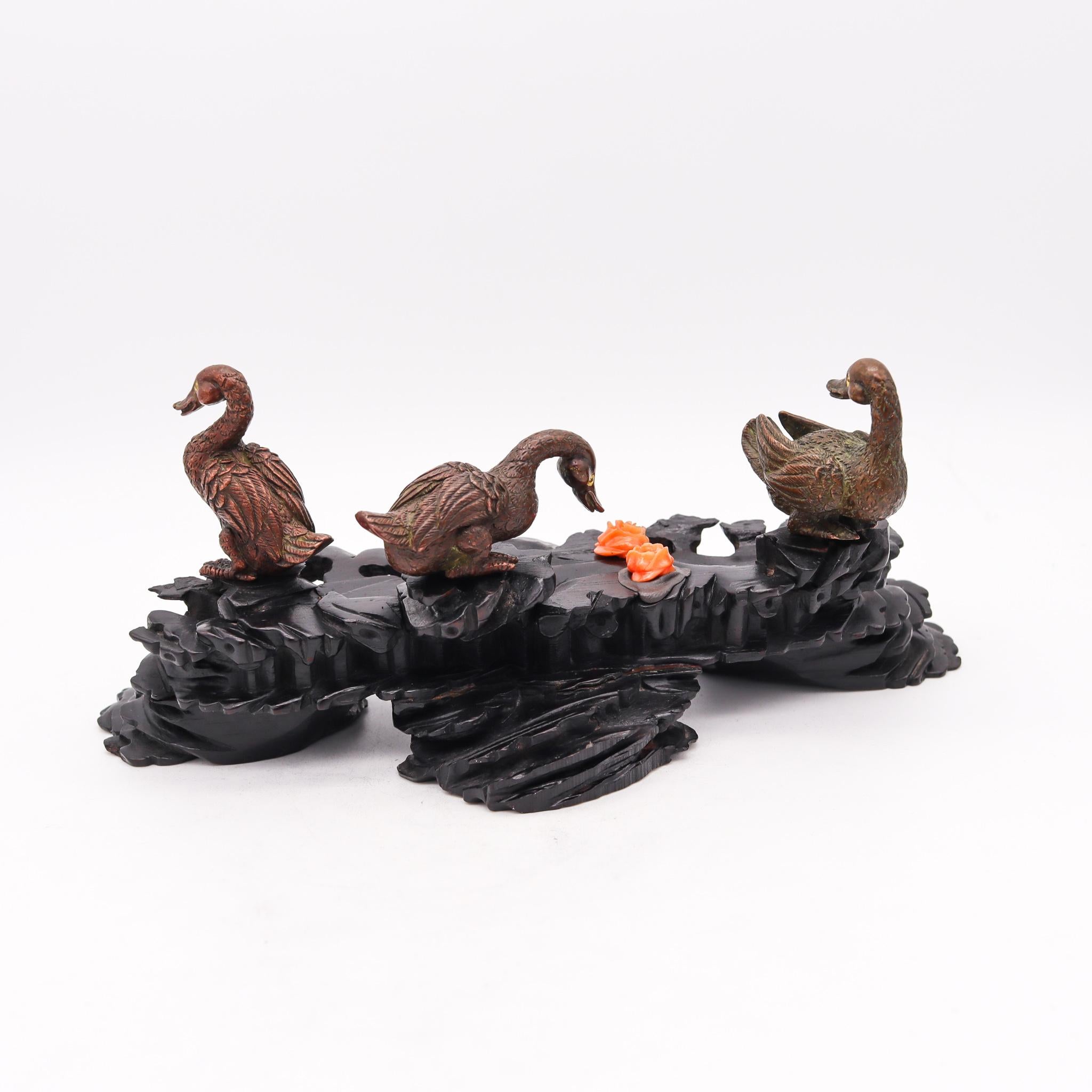 Japan Meiji 1900 Three Bronze Ducks Sculpture in Wood Stand and Coral In Excellent Condition For Sale In Miami, FL