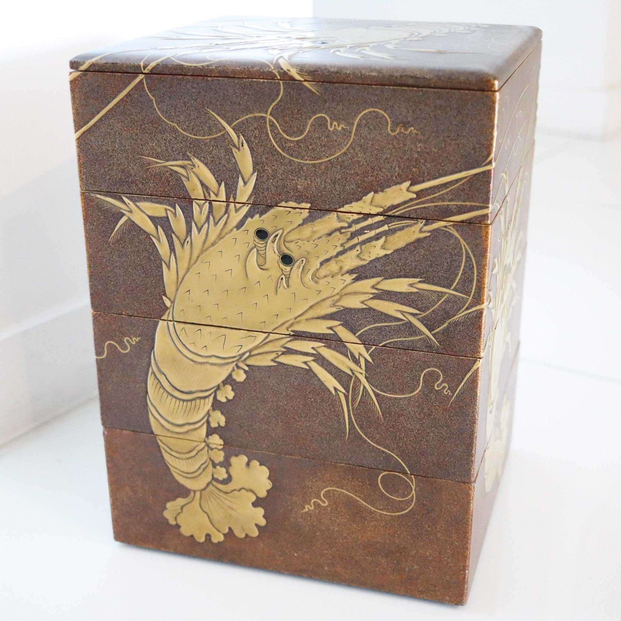 JAPAN Meiji-Periode 1870 Vier Etagen Präsentation Jubako Box Namiki Lack & Gold (Japanisch) im Angebot