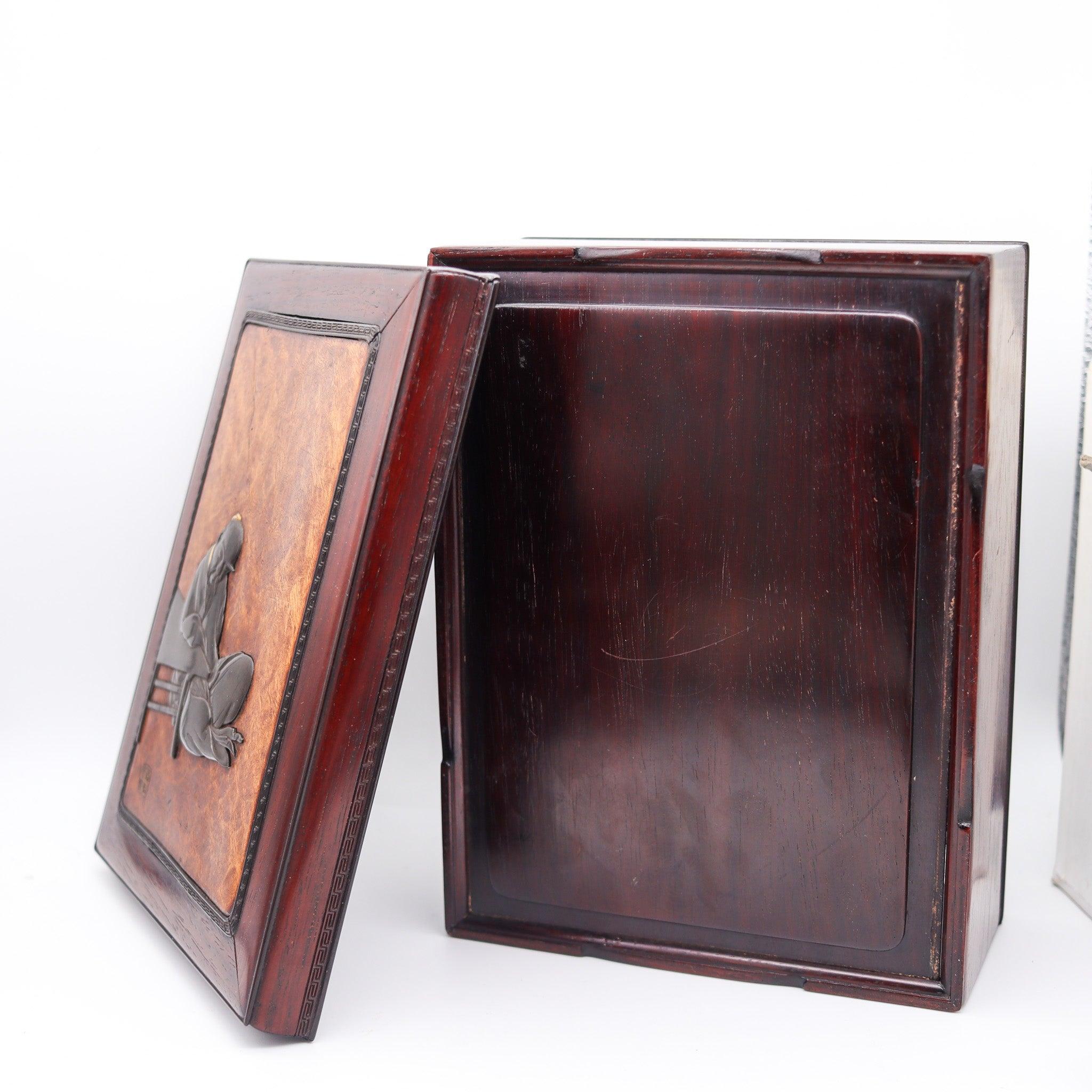 Oro GIAPPONE Periodo Meiji 1890 Scatola da scrivania Tebako in legno pregiato, bronzo e oro in vendita