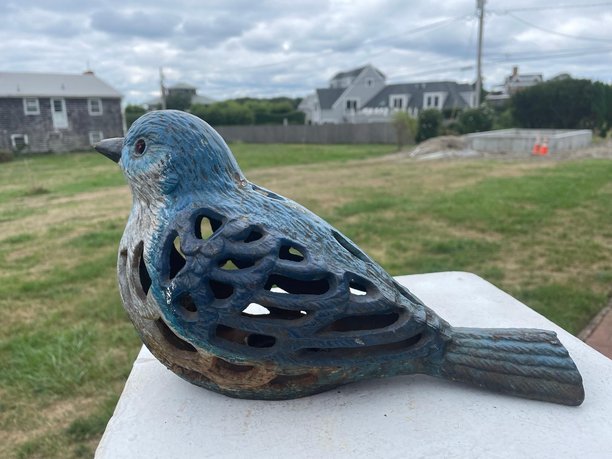 Lanterne de jardin japonaise à vieux oiseaux bleus avec peinture à la main bleue vibrante en vente 2