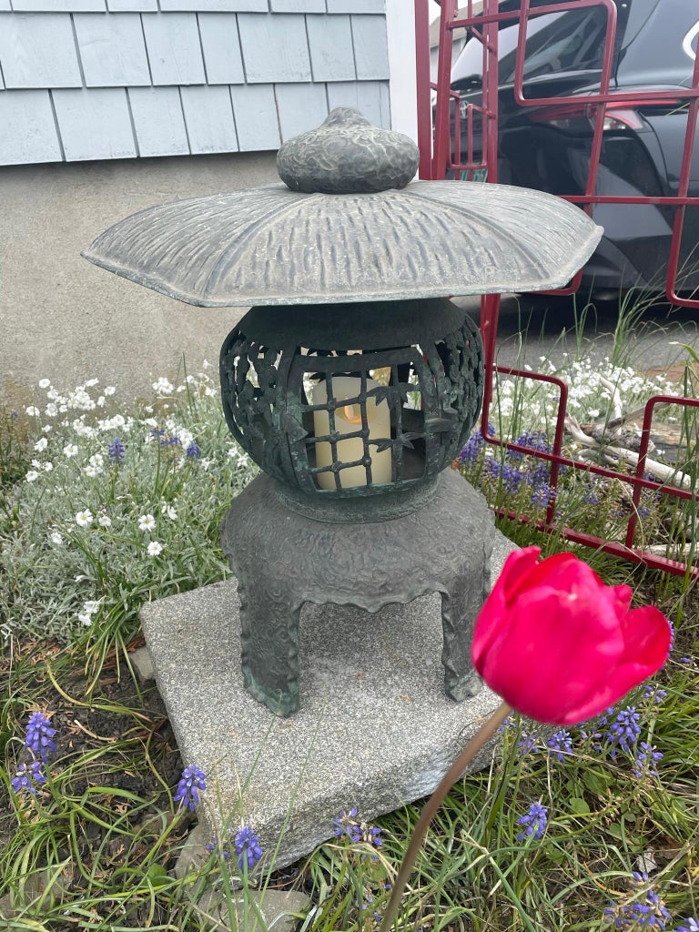 Japan Old Bronze Lantern with Exquisite Details For Sale 3