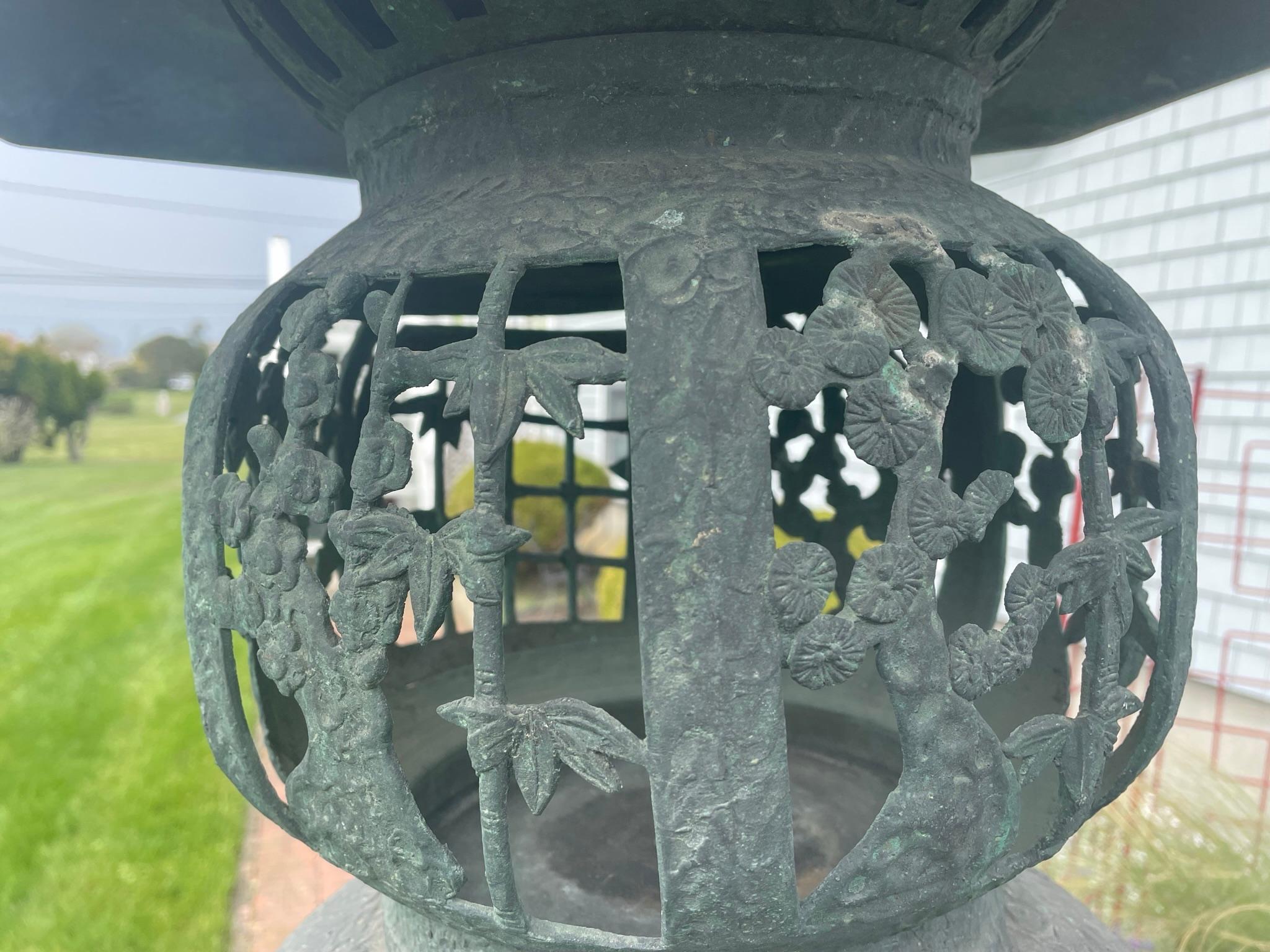 Japan Old Bronze Lantern with Exquisite Details In Good Condition In South Burlington, VT