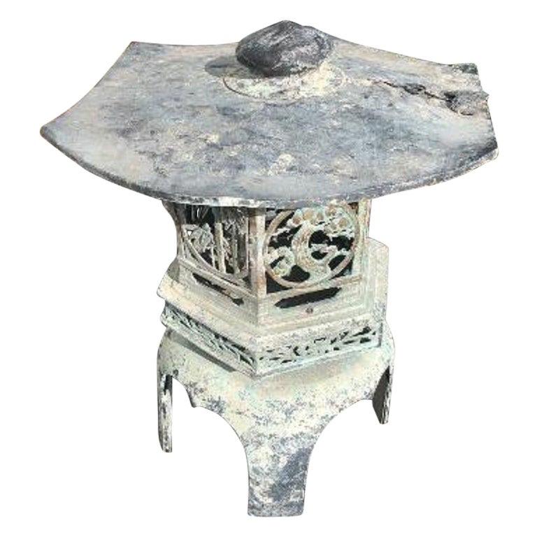 Japan Old Bronze Lantern with Exquisite Details