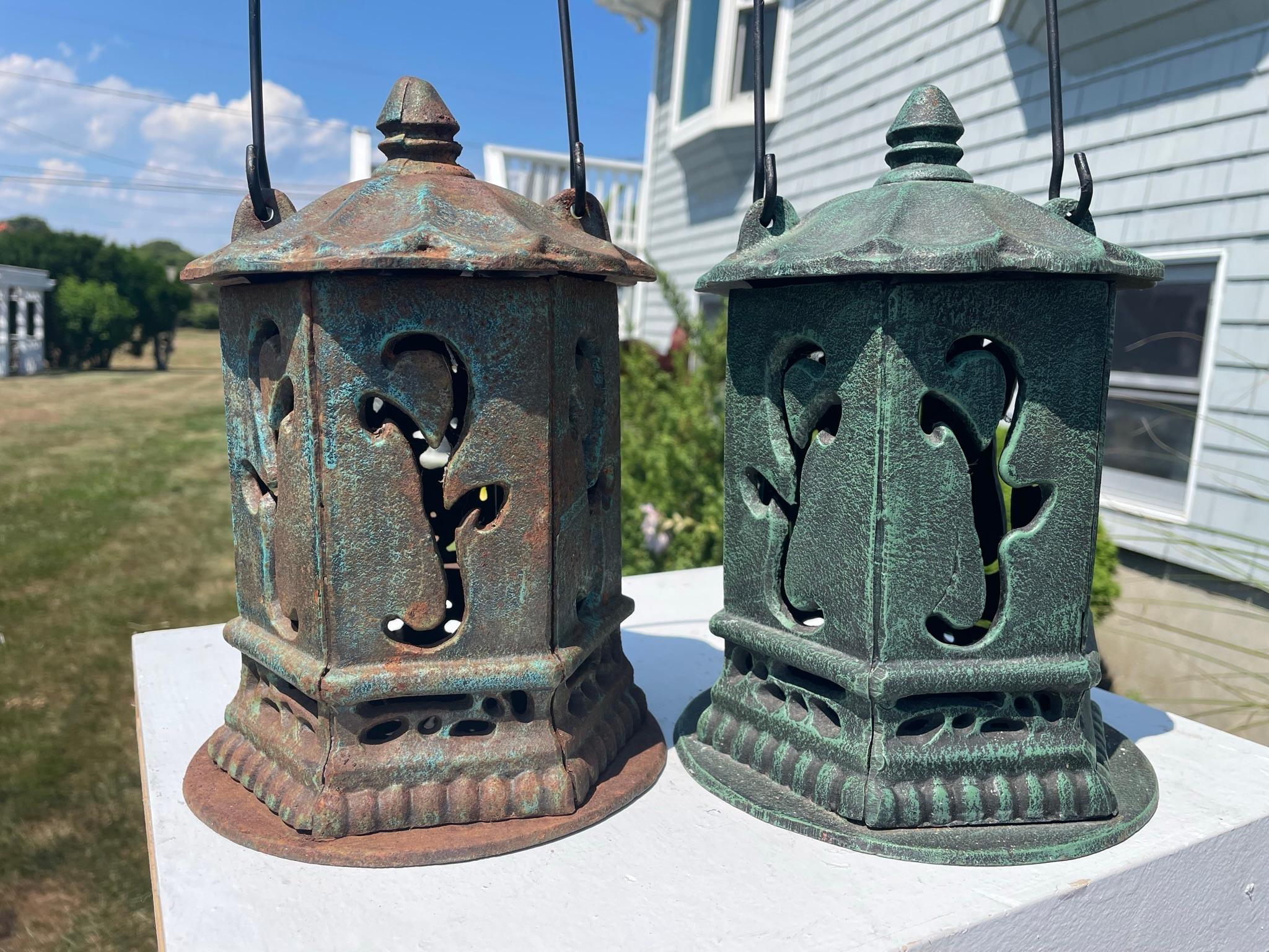 Japan Old Pair 1920's Ikebana Flower Lanterns In Good Condition In South Burlington, VT