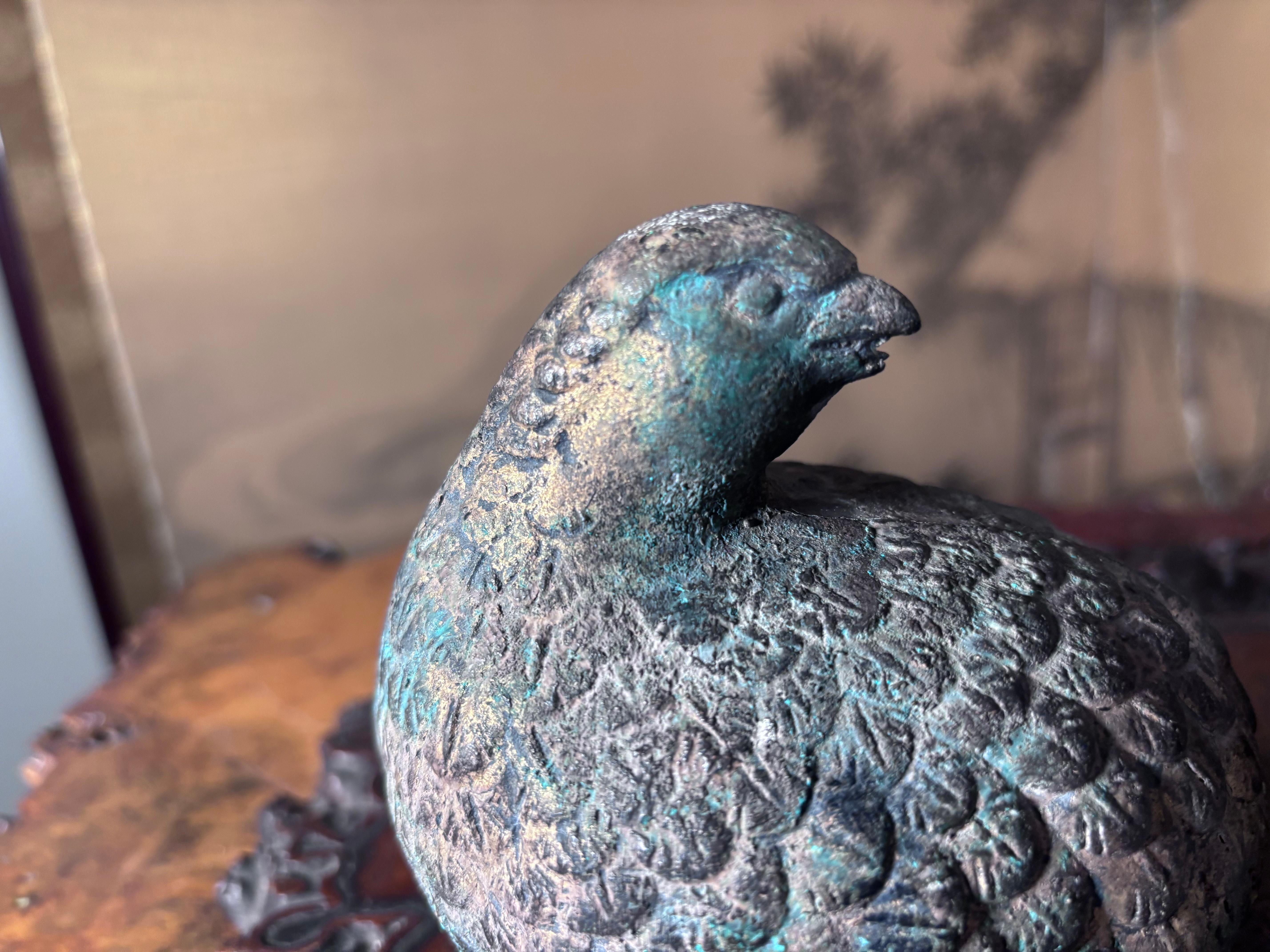 Paar antike vergoldete Quail-Skulpturen aus Japan, handgegossen, signiert (Japanisch) im Angebot