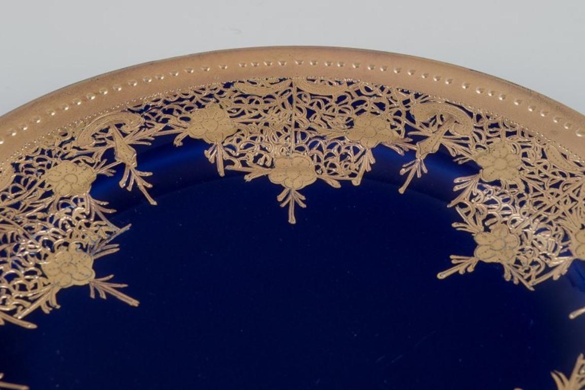 20ième siècle Japon, service à café en porcelaine décoré à la main en bleu Sèvres et or. en vente