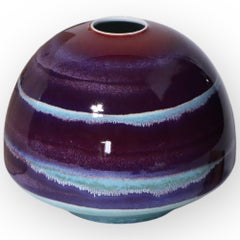 Japan, Porcelain vase by Kusuo Baba, poems of ripples.