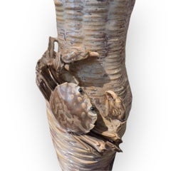 Japan, porcelain vase with crab by Hara Kosei, born in 1934