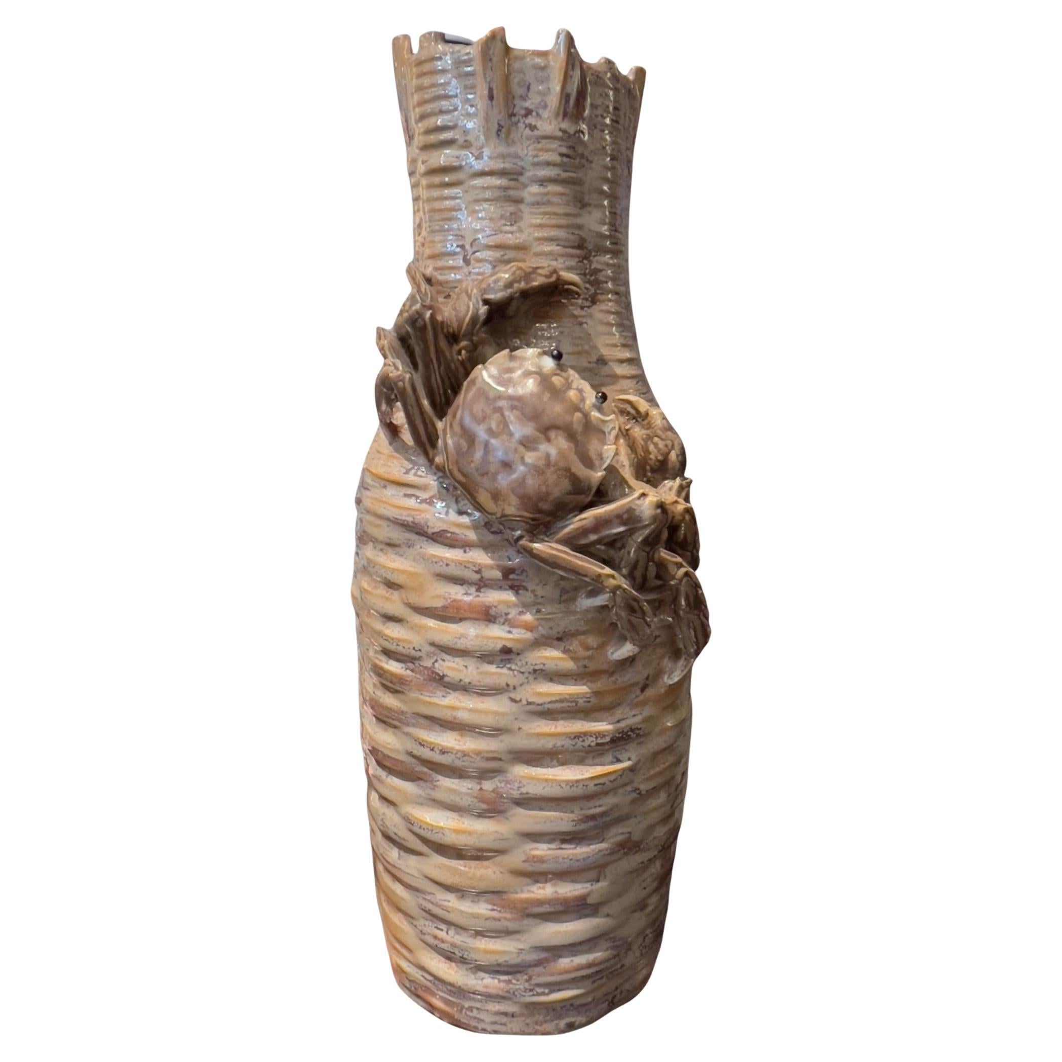 Japan, porcelain vase with crab by Hara Kosei, born in 1934