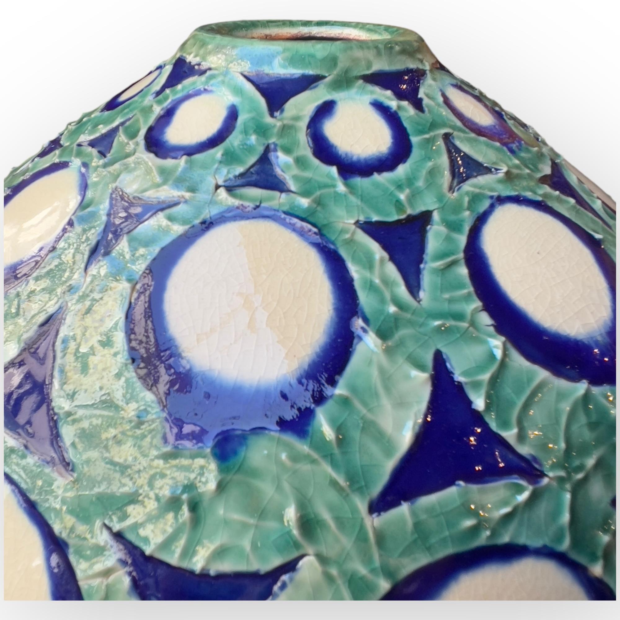 20th Century Japan, Rare Vase by Kanzan Shinkai, born in 1912 For Sale