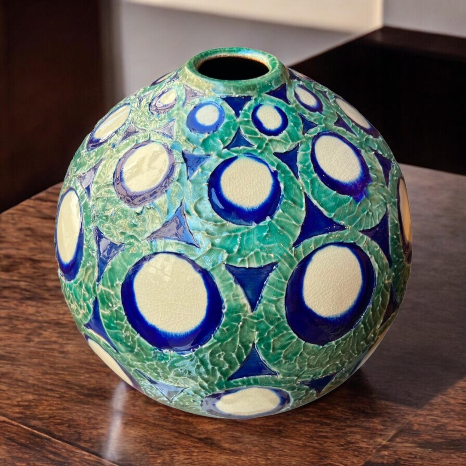 Japan, Rare Vase by Kanzan Shinkai, born in 1912 For Sale 2