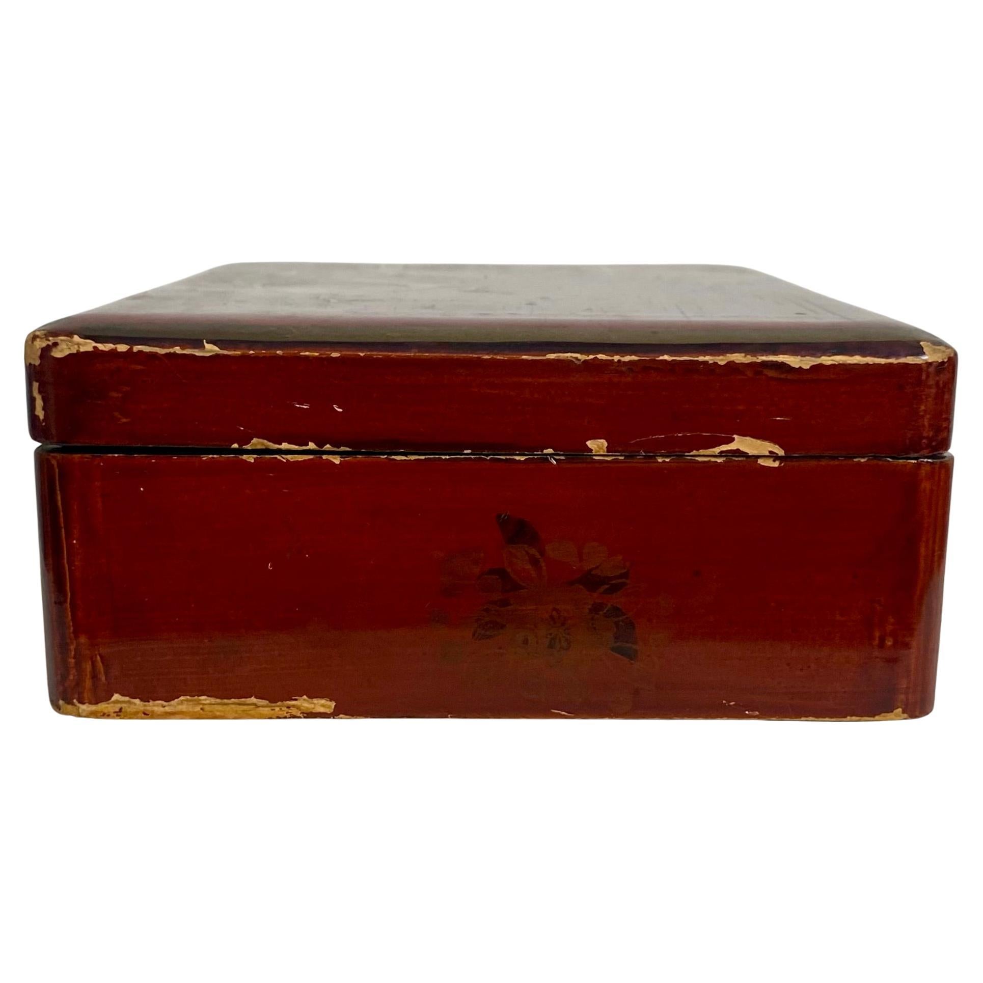 19th Century Japan Red Lacquered Box 19th century For Sale