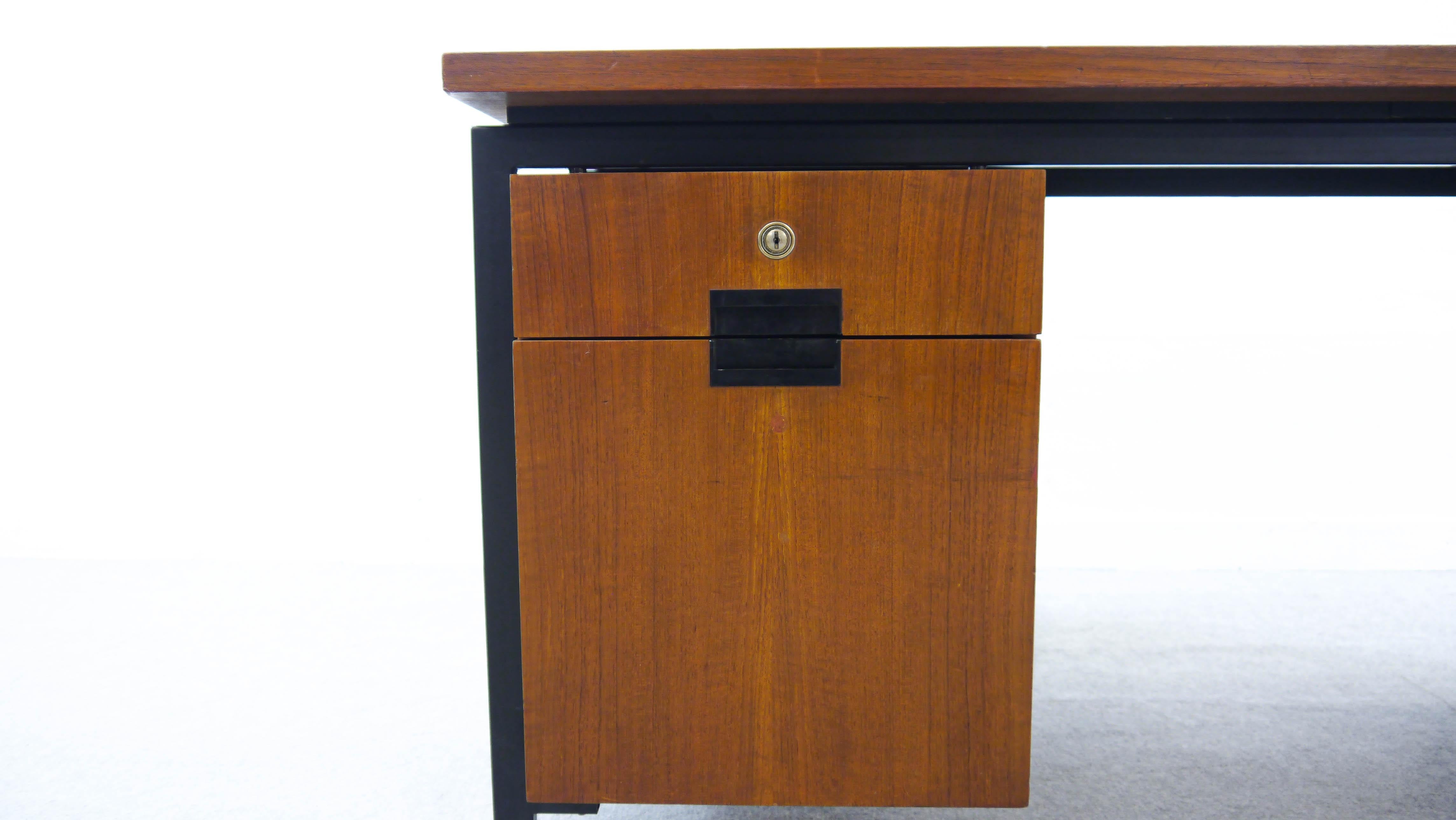 Schreibtisch aus der Japan-Serie EU02 aus Teakholz von Cees Braakman für Pastoe, Niederlande (Mitte des 20. Jahrhunderts) im Angebot