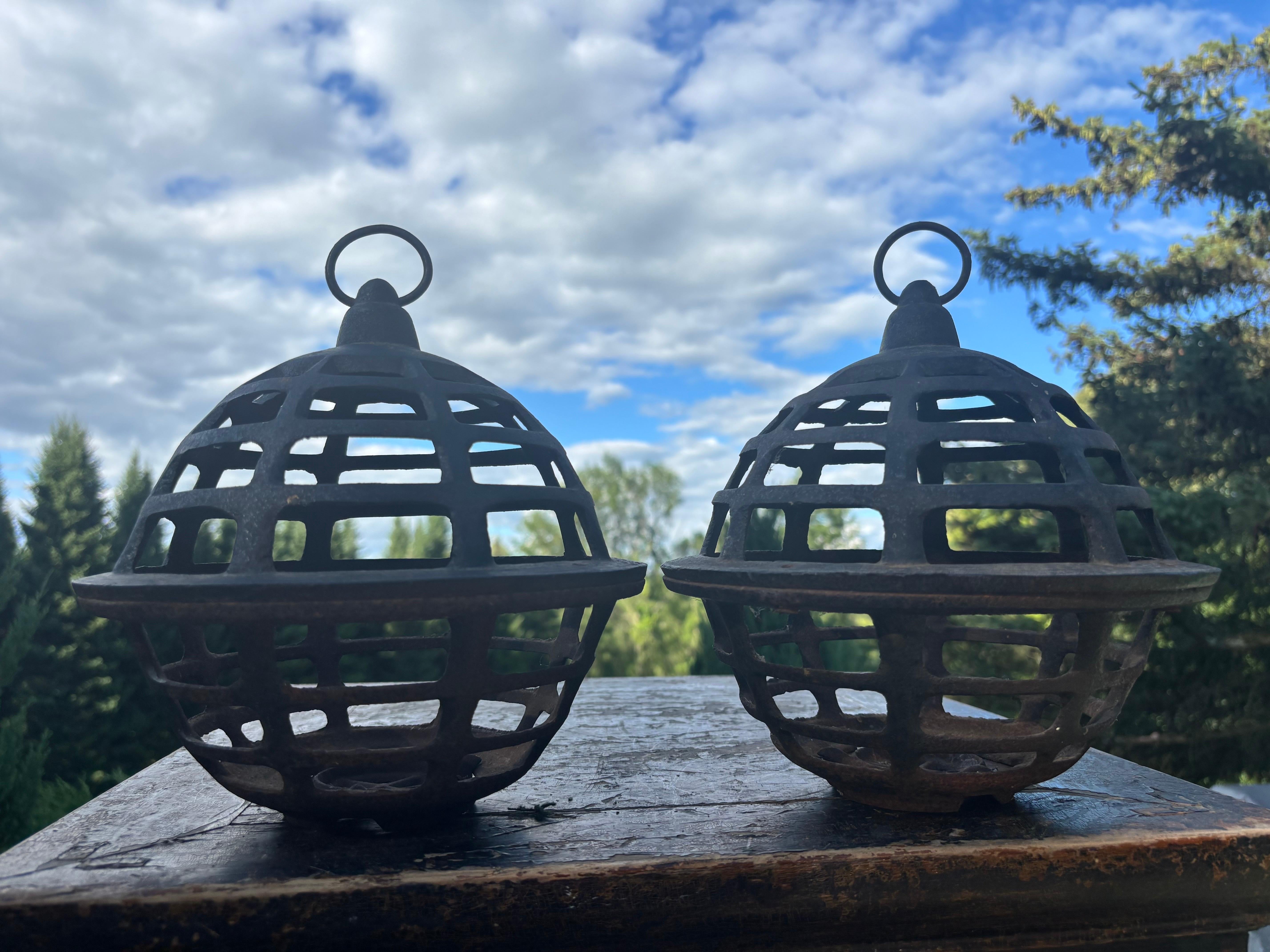 Taisho Japon Ensemble de deux lanternes orbes anciennes, trouvaille rare en vente