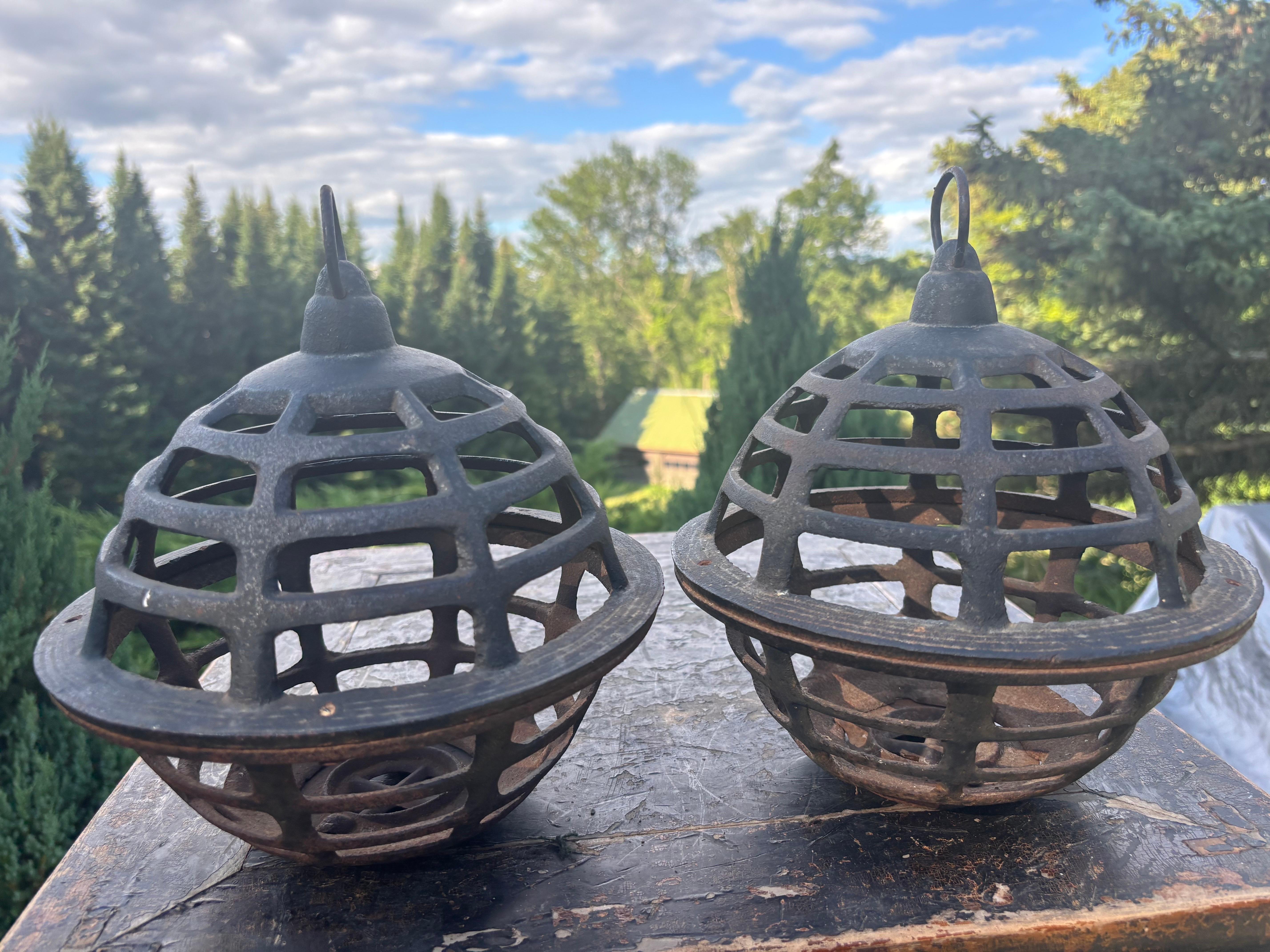 Japonais Japon Ensemble de deux lanternes orbes anciennes, trouvaille rare en vente