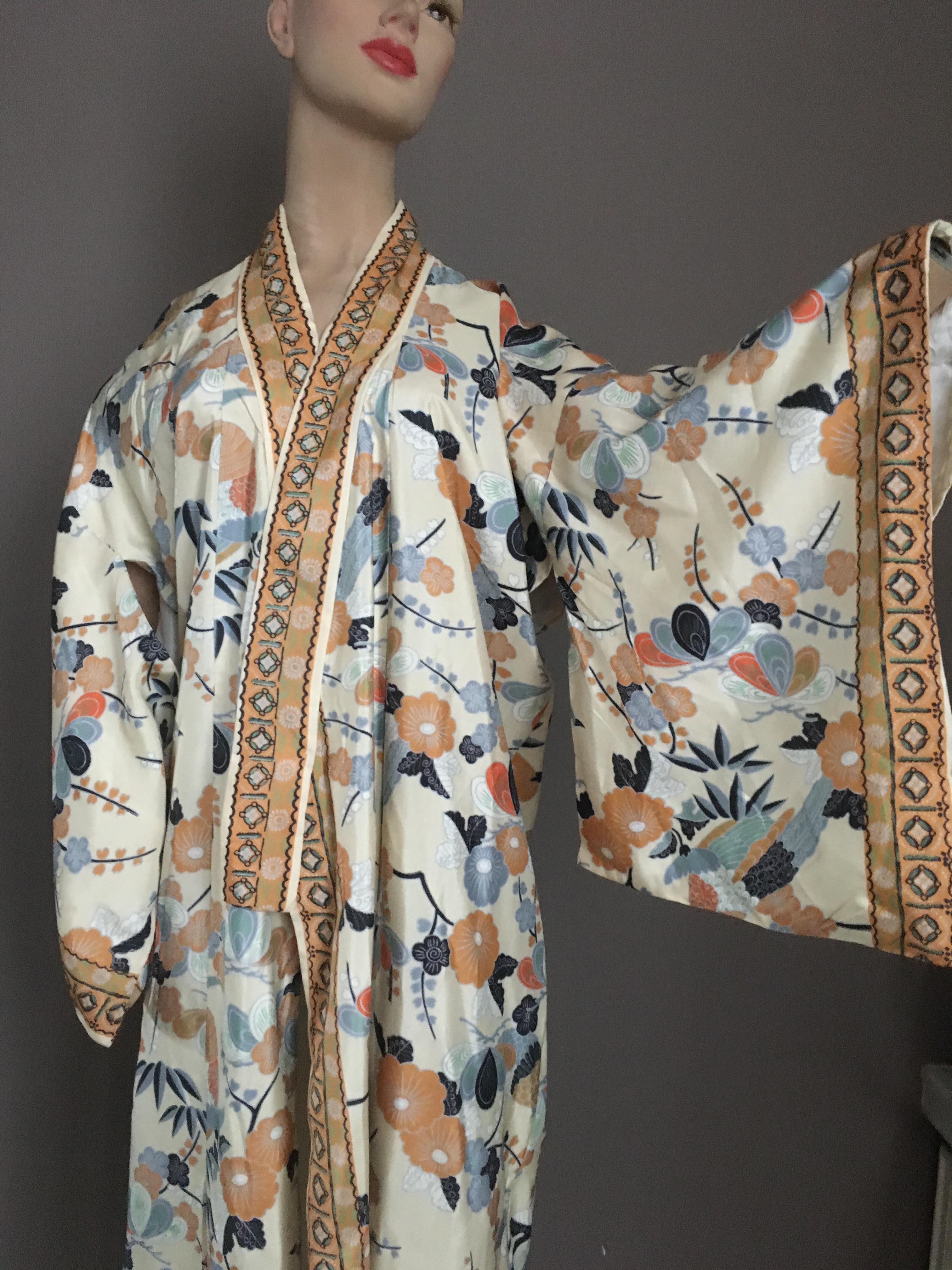Gray Japan Silk Kimono 1970s For Sale