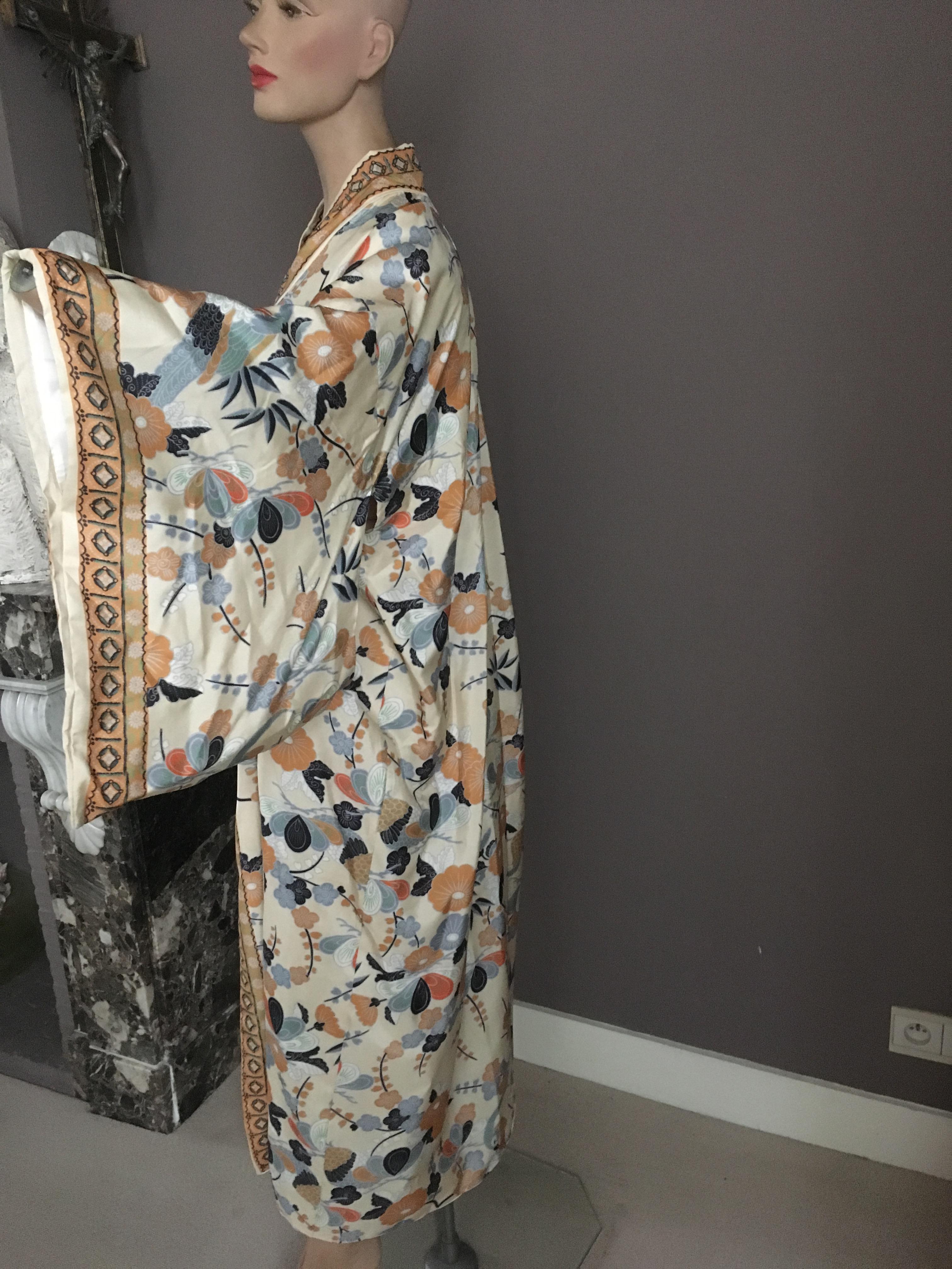 Japan Silk Kimono 1970s In Good Condition For Sale In Antwerp, BE