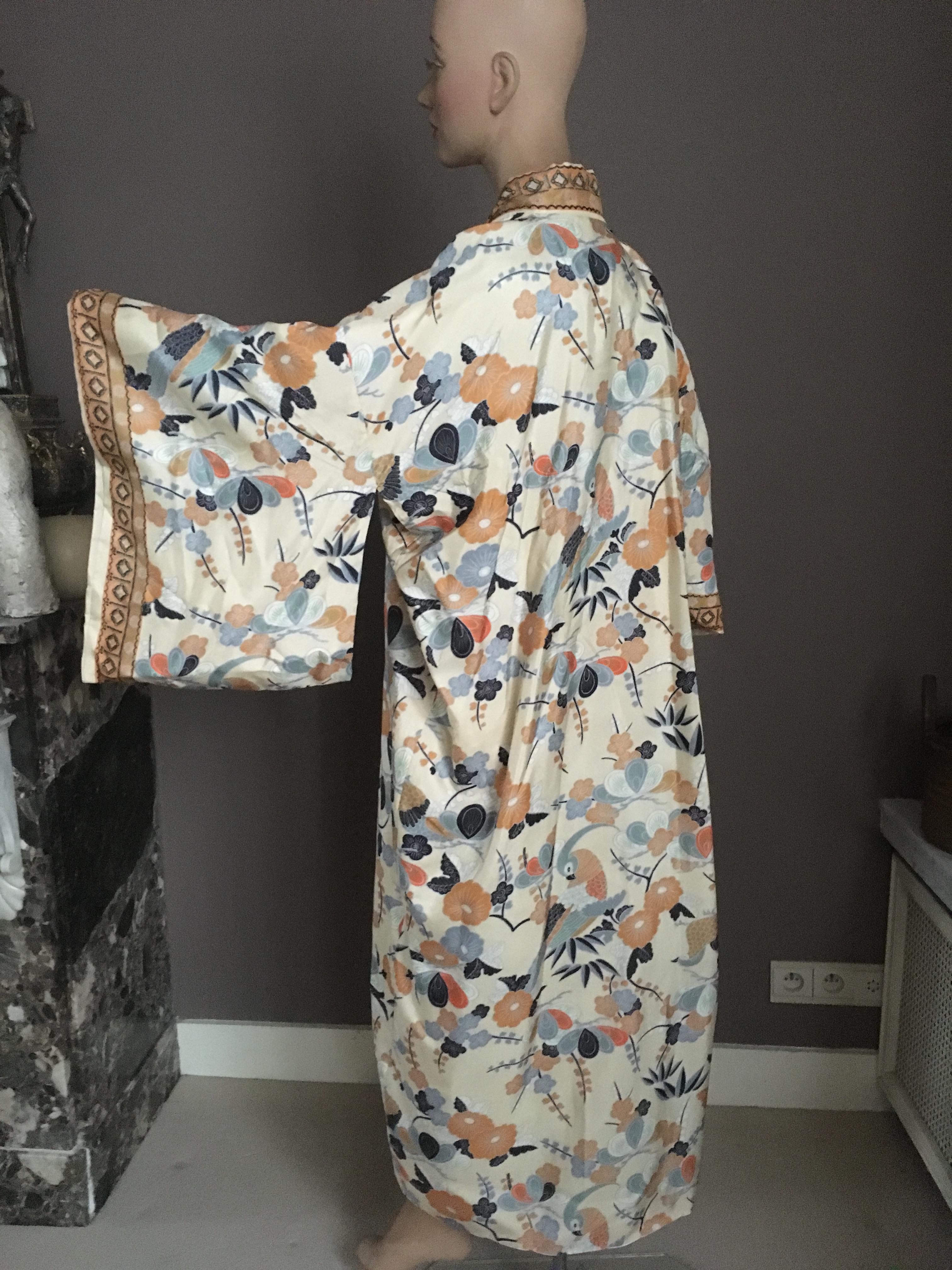 Women's or Men's Japan Silk Kimono 1970s For Sale