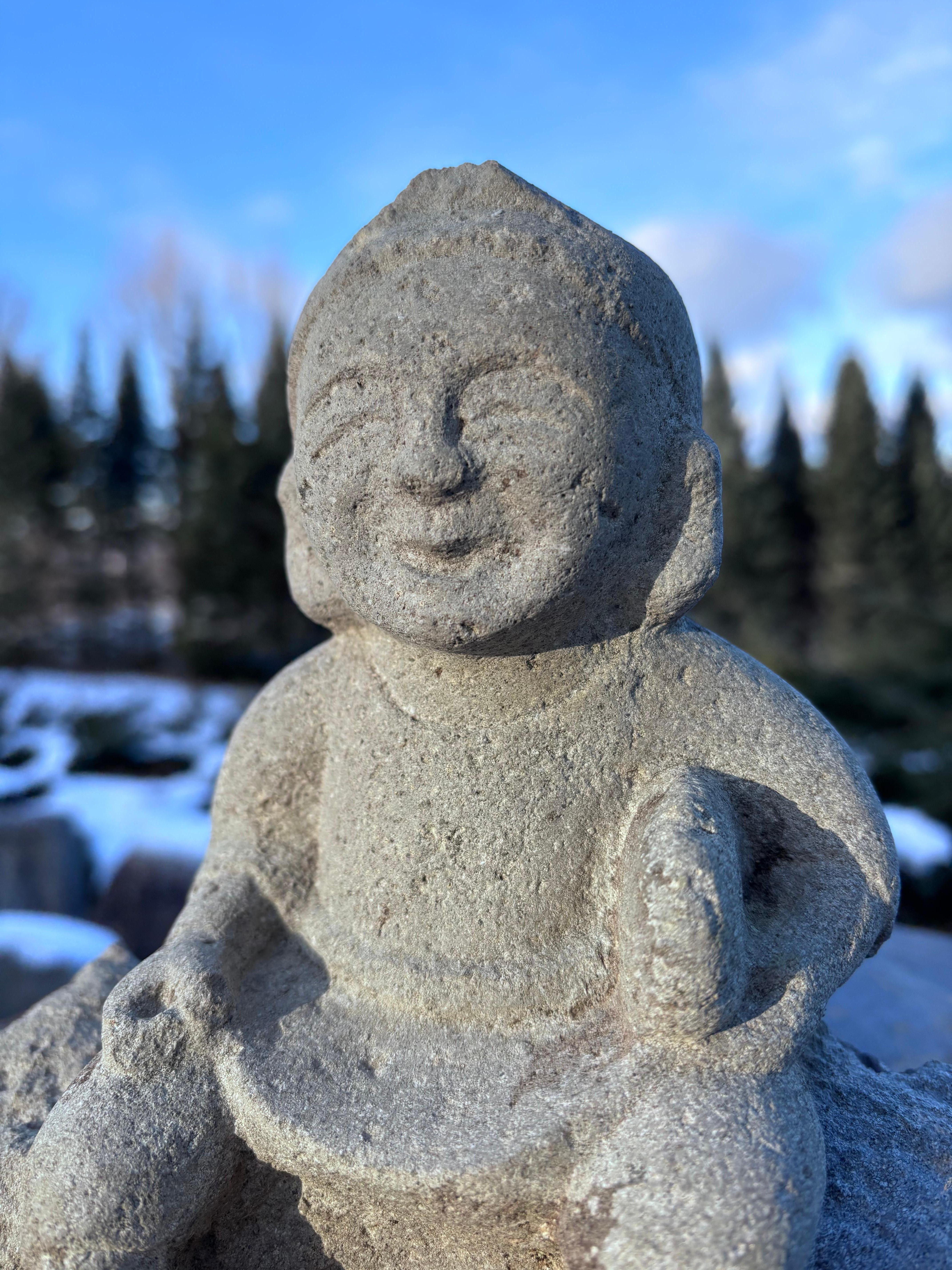 Japón Ebisu Sonriente -Escultura de Piedra de Jardín Efigie del Dios de la Prosperidad en Bueno estado para la venta en South Burlington, VT
