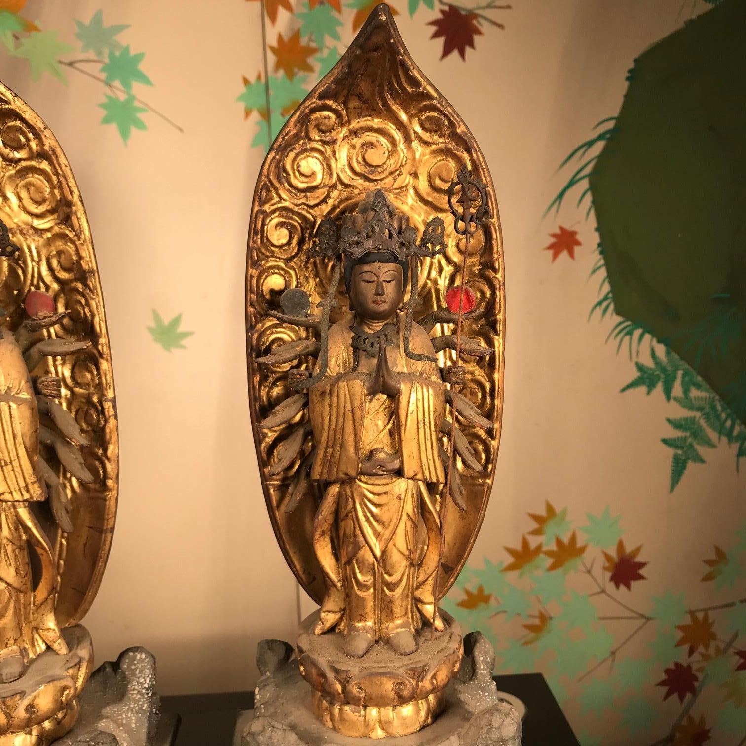 Japan Superb Pair of Gold Giltwood Guan Yin Kanons, Admiration & Prayer, Signed In Good Condition In South Burlington, VT