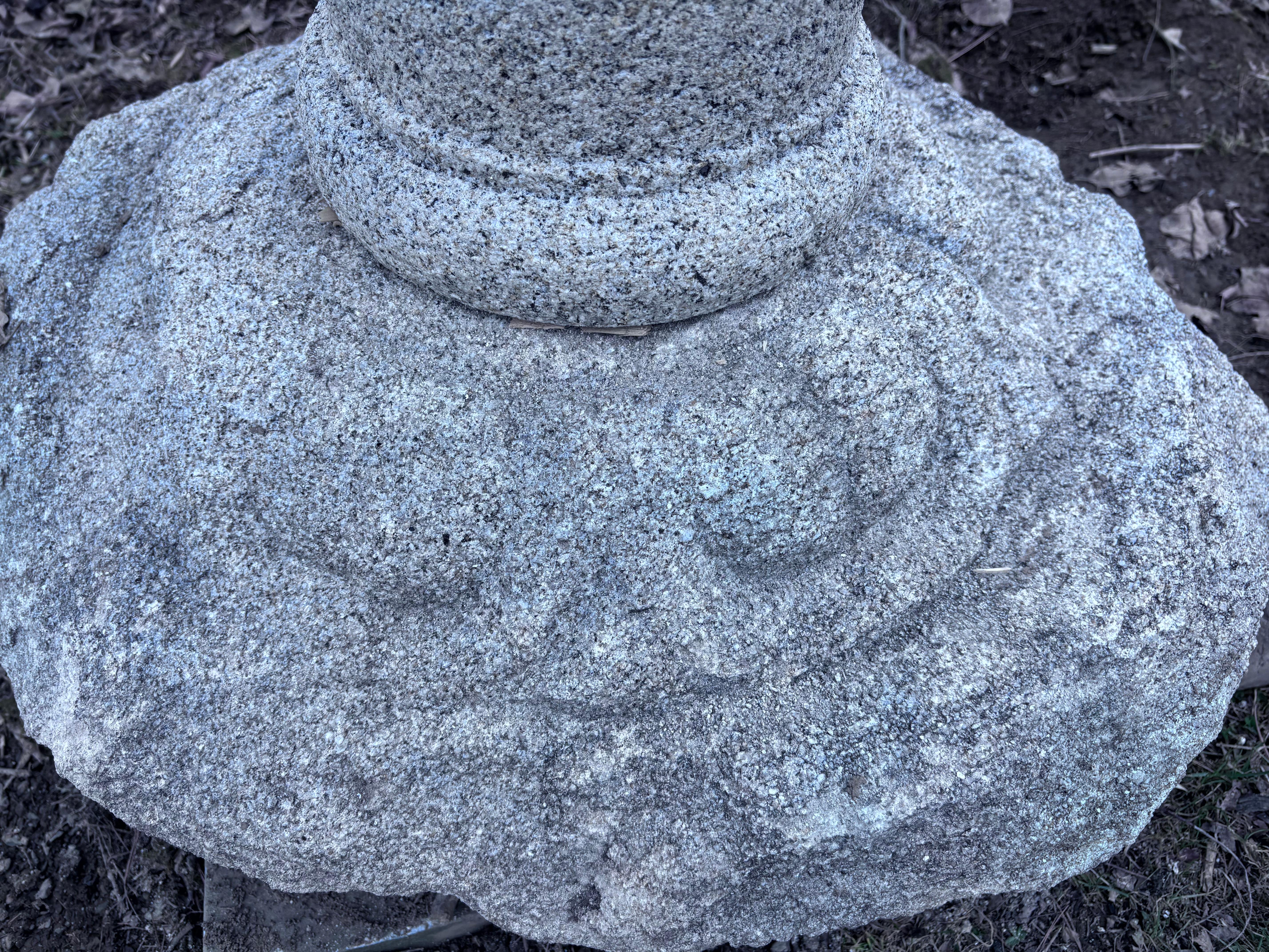 Japan Tall Antique Classic Kasuga Stone Laterne im Angebot 3