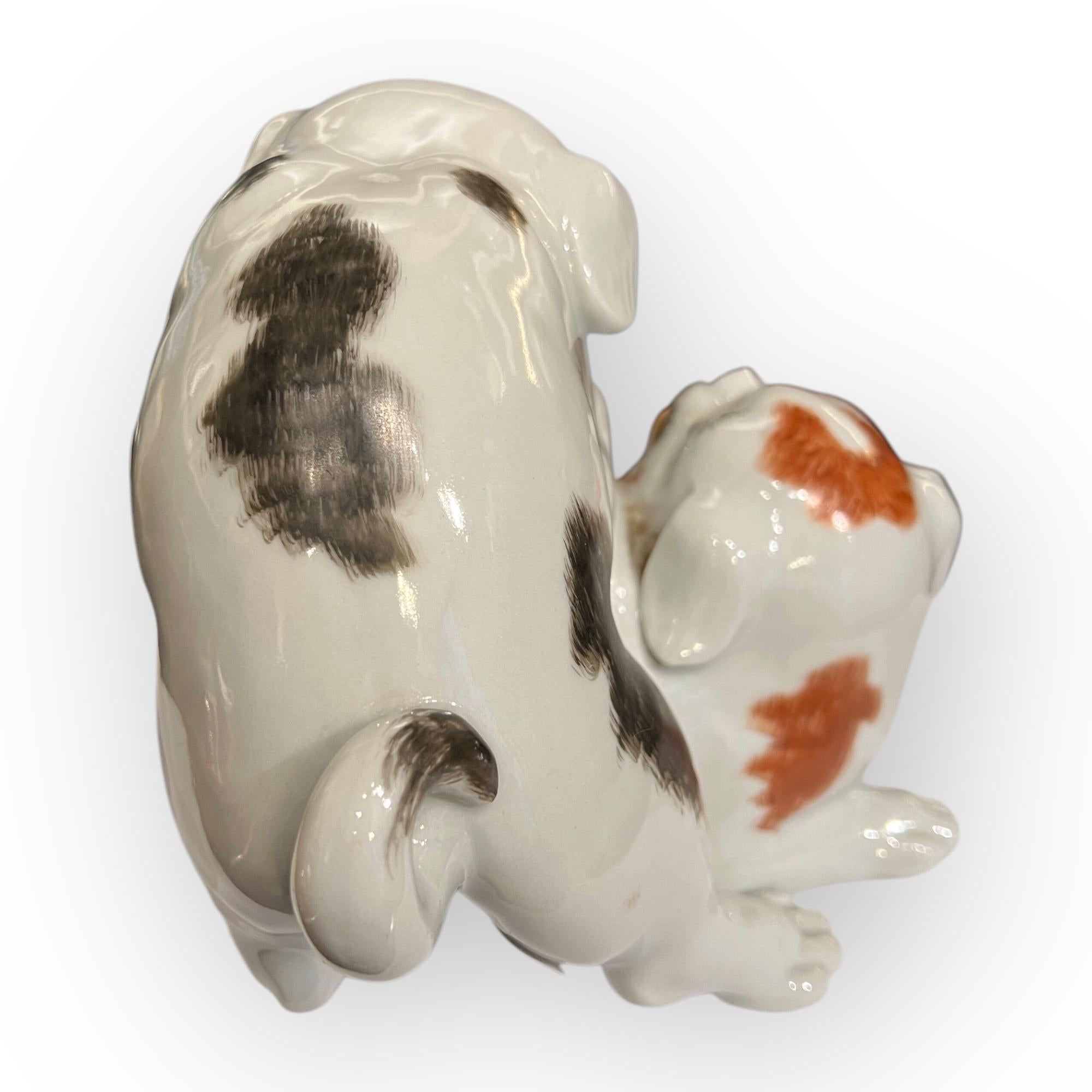 20th Century Japan, two small dogs, Kutani porcelain, circa 1900-1920 For Sale