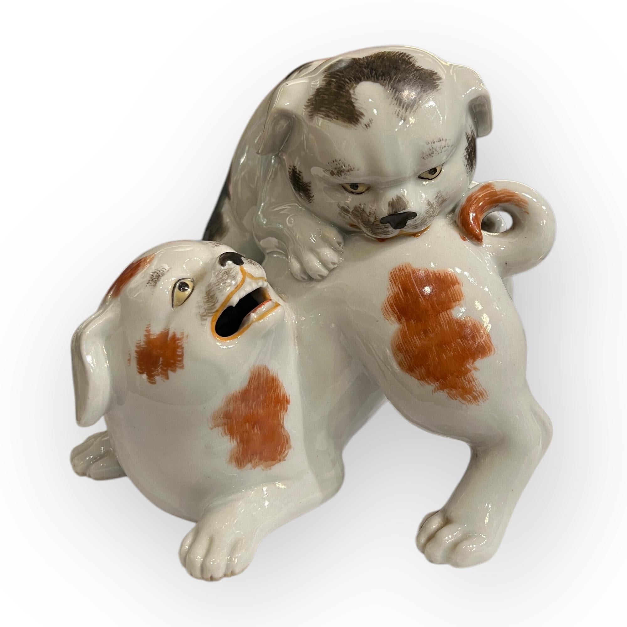 Porcelain Japan, two small dogs, Kutani porcelain, circa 1900-1920 For Sale
