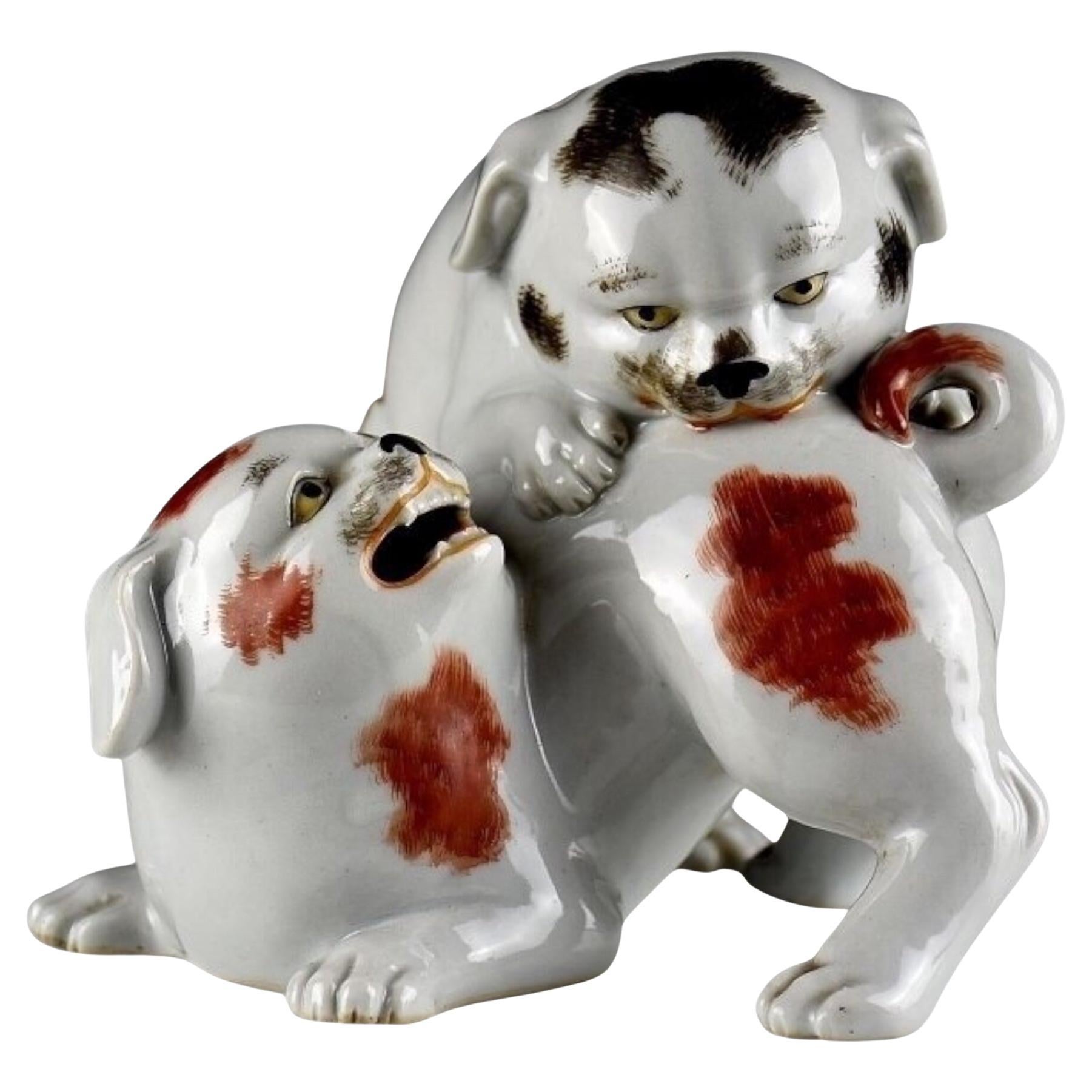 Japan, two small dogs, Kutani porcelain, circa 1900-1920