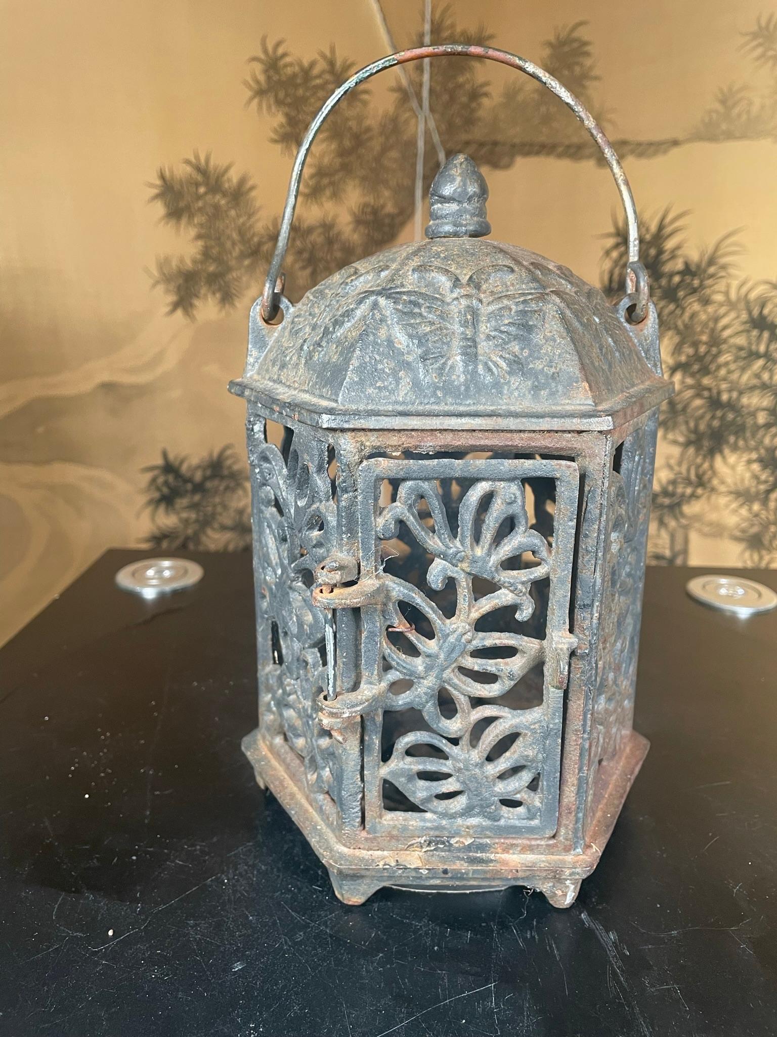 Showa Japan Vintage Butterflies Lantern, Brilliant Intricate Design