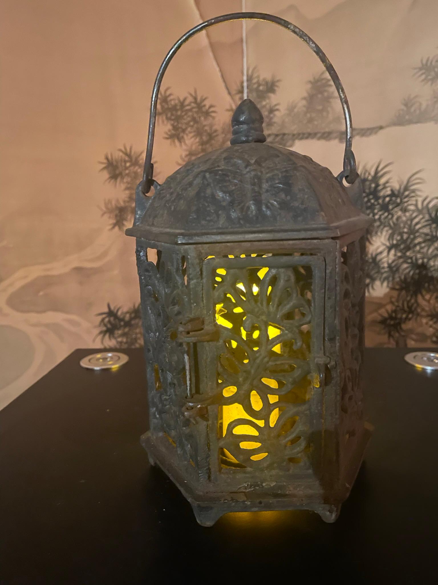 Hand-Crafted Japan Vintage Butterflies Lantern, Brilliant Intricate Design