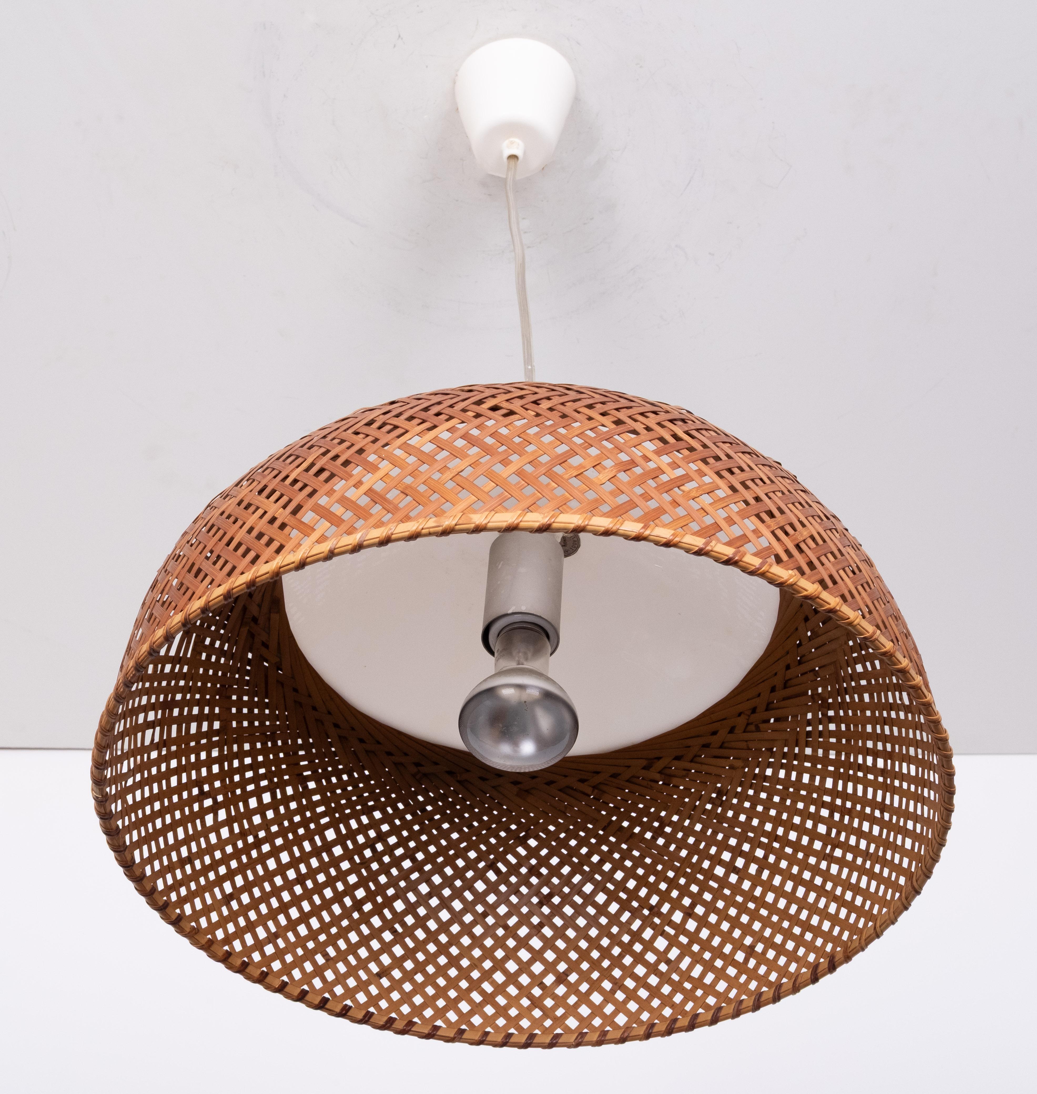 Mid-Century moderno Japan Wicker Pendant lamp 1970s in vendita