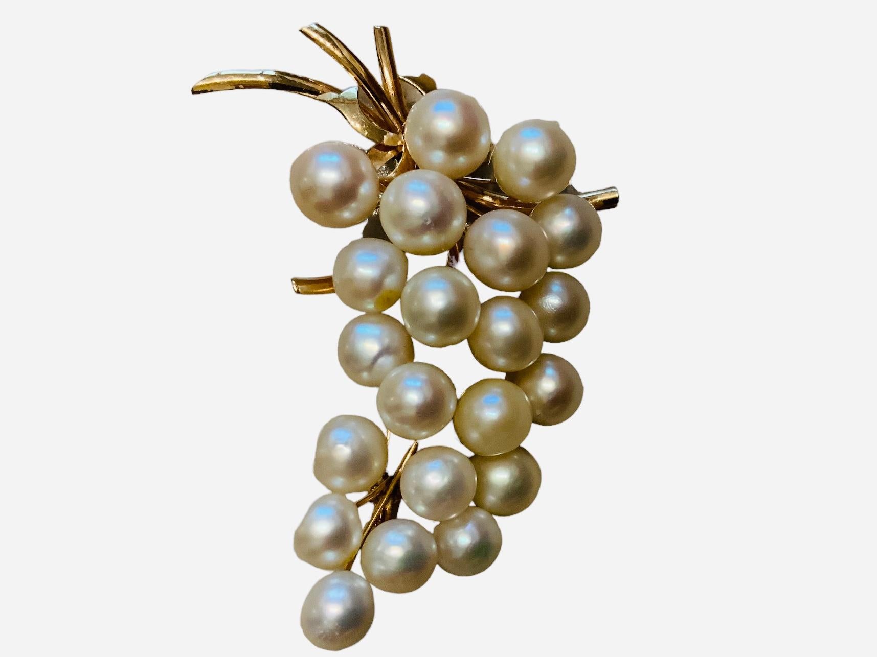 Japanese 14K Yellow Gold Pearl Brooch For Sale 3