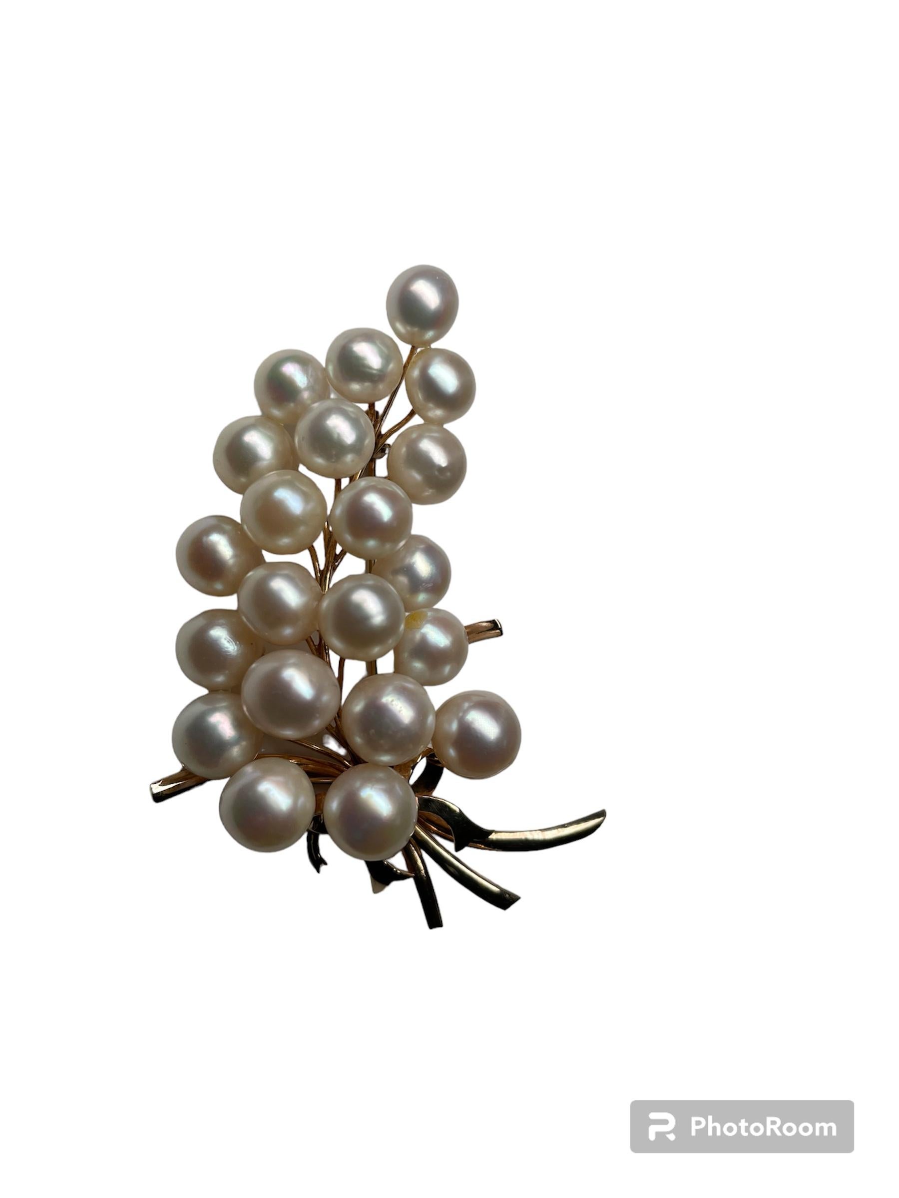 Japanese 14K Yellow Gold Pearl Brooch For Sale 4
