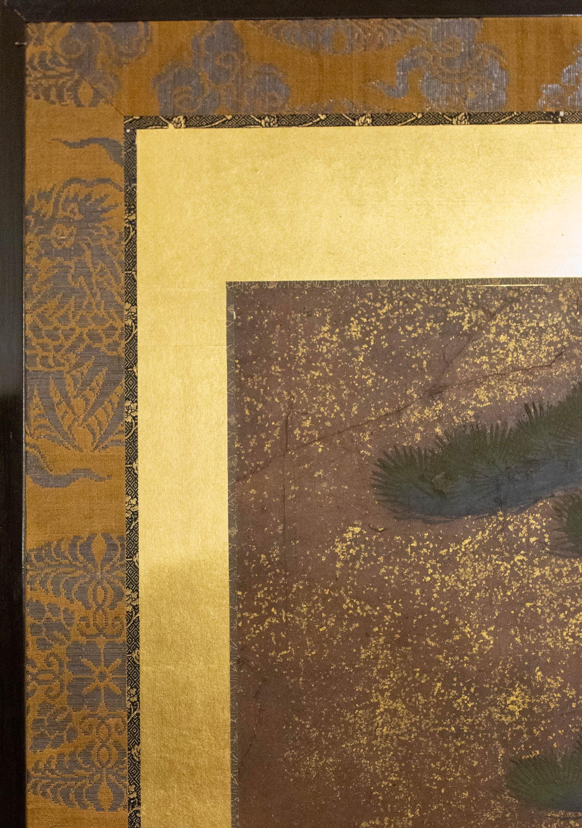 Papier Paravent japonais du 17ème siècle à deux panneaux, pin avec poussière dorée en vente