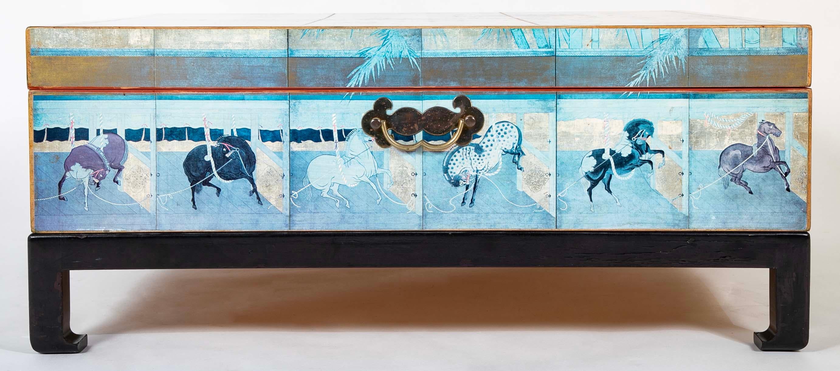 Japanese 18th Century Style Lacquered Coffee Table With Scenes of Horses For Sale 8
