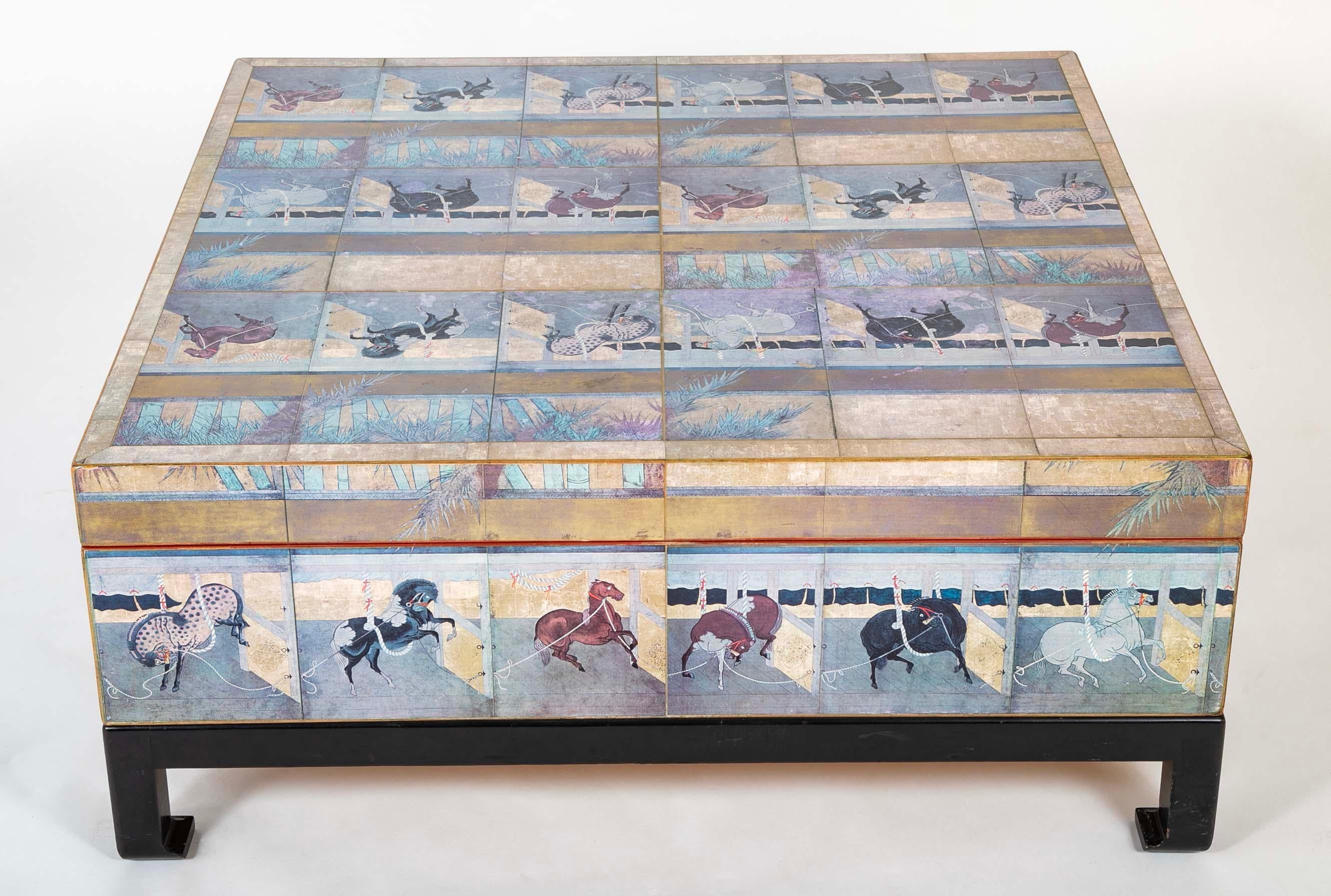 Japanese 18th Century Style Lacquered Coffee Table With Scenes of Horses For Sale 10