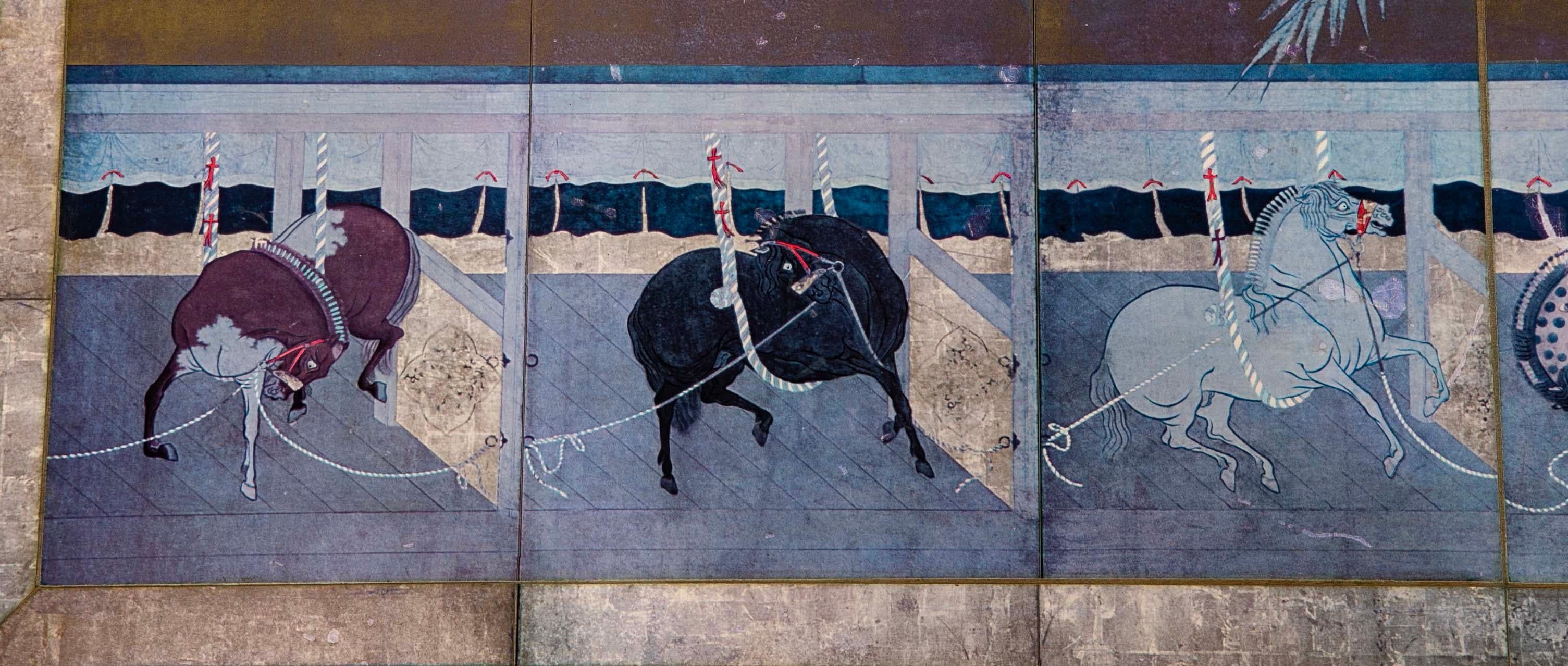 Japanese 18th Century Style Lacquered Coffee Table With Scenes of Horses For Sale 2