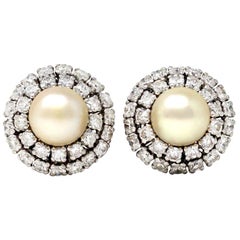 Japanische Akoya-Perle und Diamant-Ohrringe aus 18 Karat Gold aus den 1950er Jahren mit Hebelverschluss