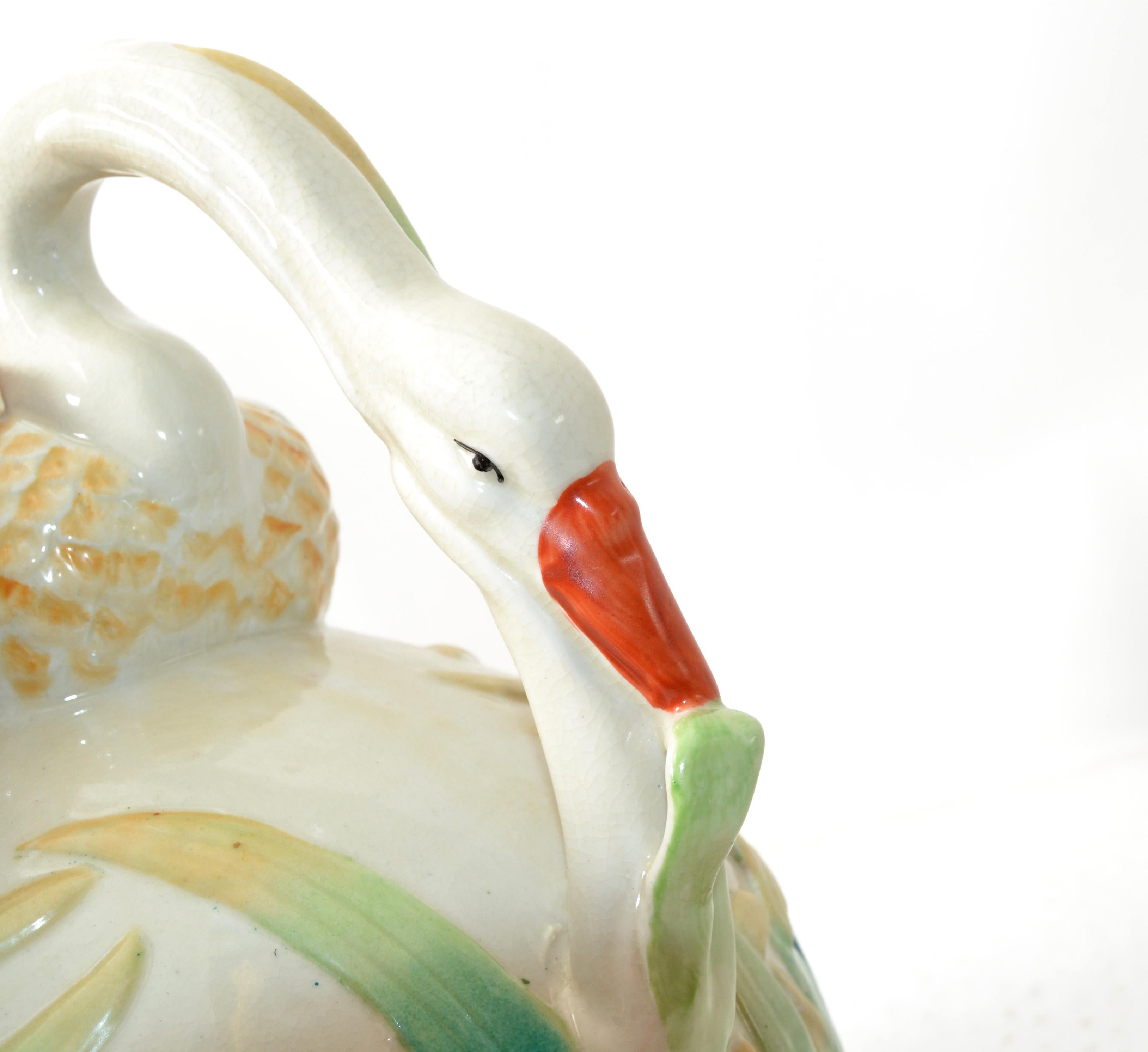 Carafe à décanter japonaise en céramique peinte à la main et de style Antique Swan, 19e siècle, or  en vente 1