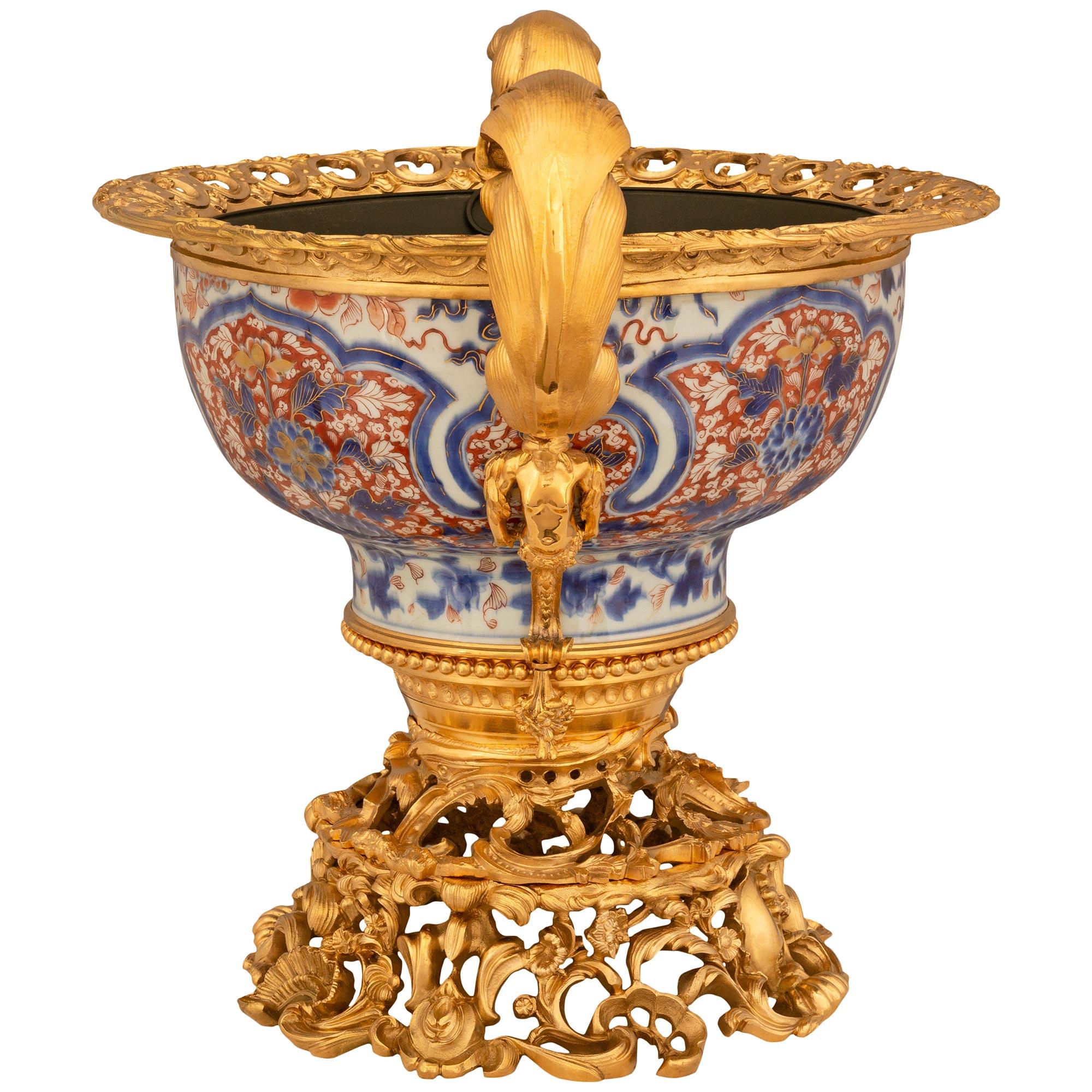 Japanese 19th Century Imari Porcelain And French Louis XV St. Ormolu Centerpiece For Sale 1