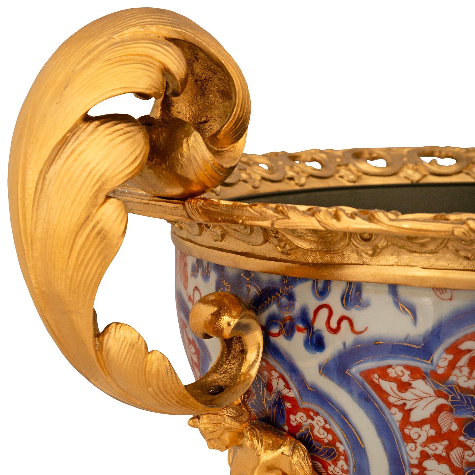Japanese 19th Century Imari Porcelain And French Louis XV St. Ormolu Centerpiece For Sale 4