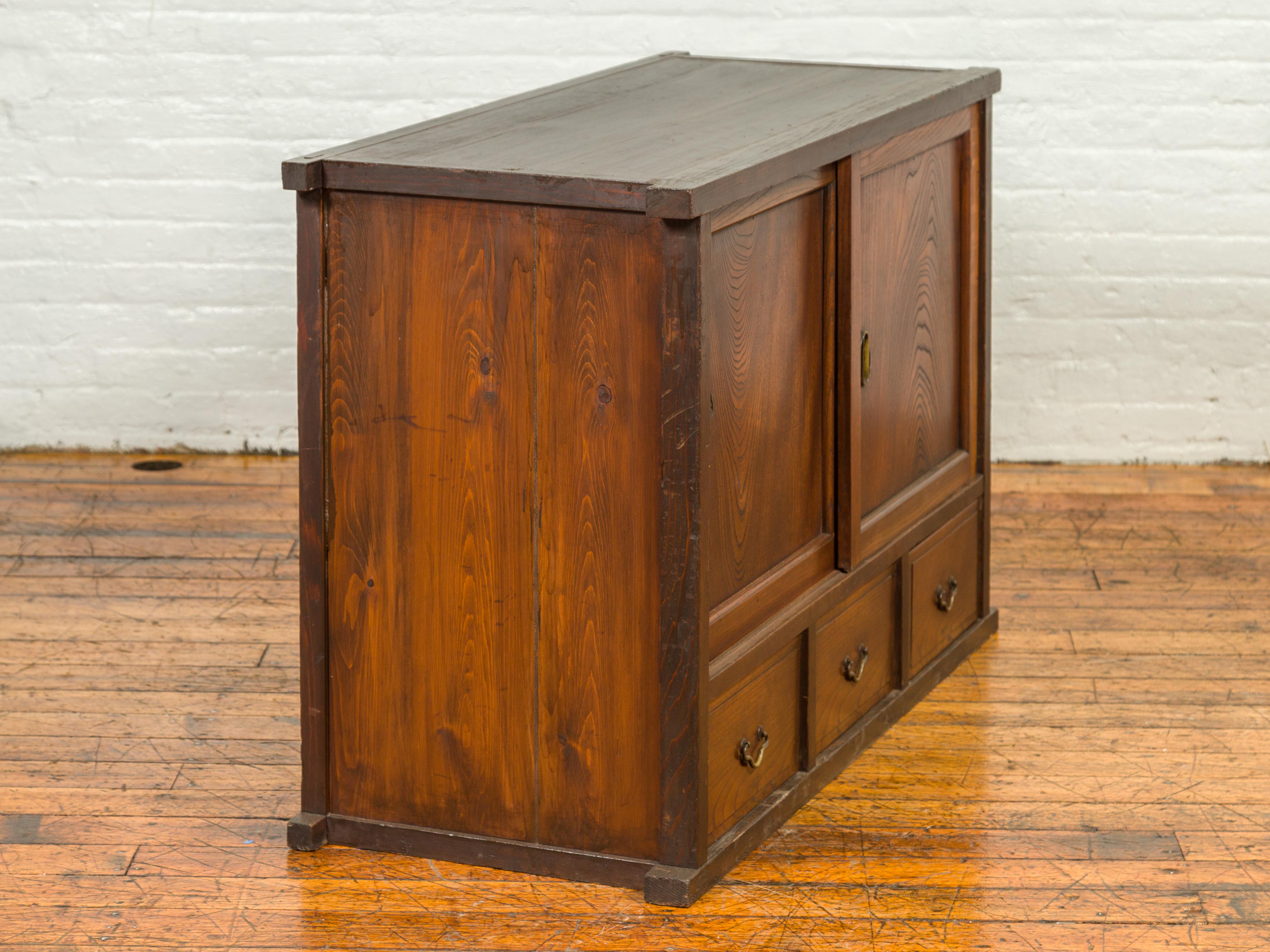 Japanese 19th Century Keyaki Wood Buffet with Sliding Doors and Three Drawers For Sale 6