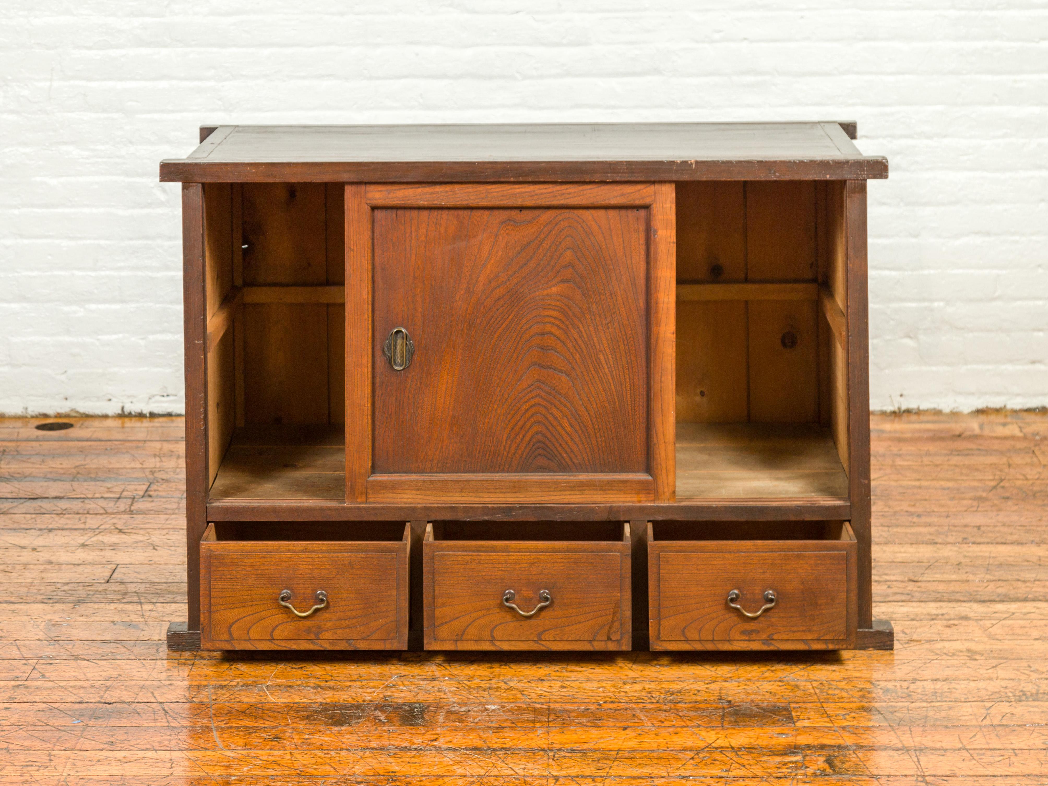 Japanese 19th Century Keyaki Wood Buffet with Sliding Doors and Three Drawers For Sale 1