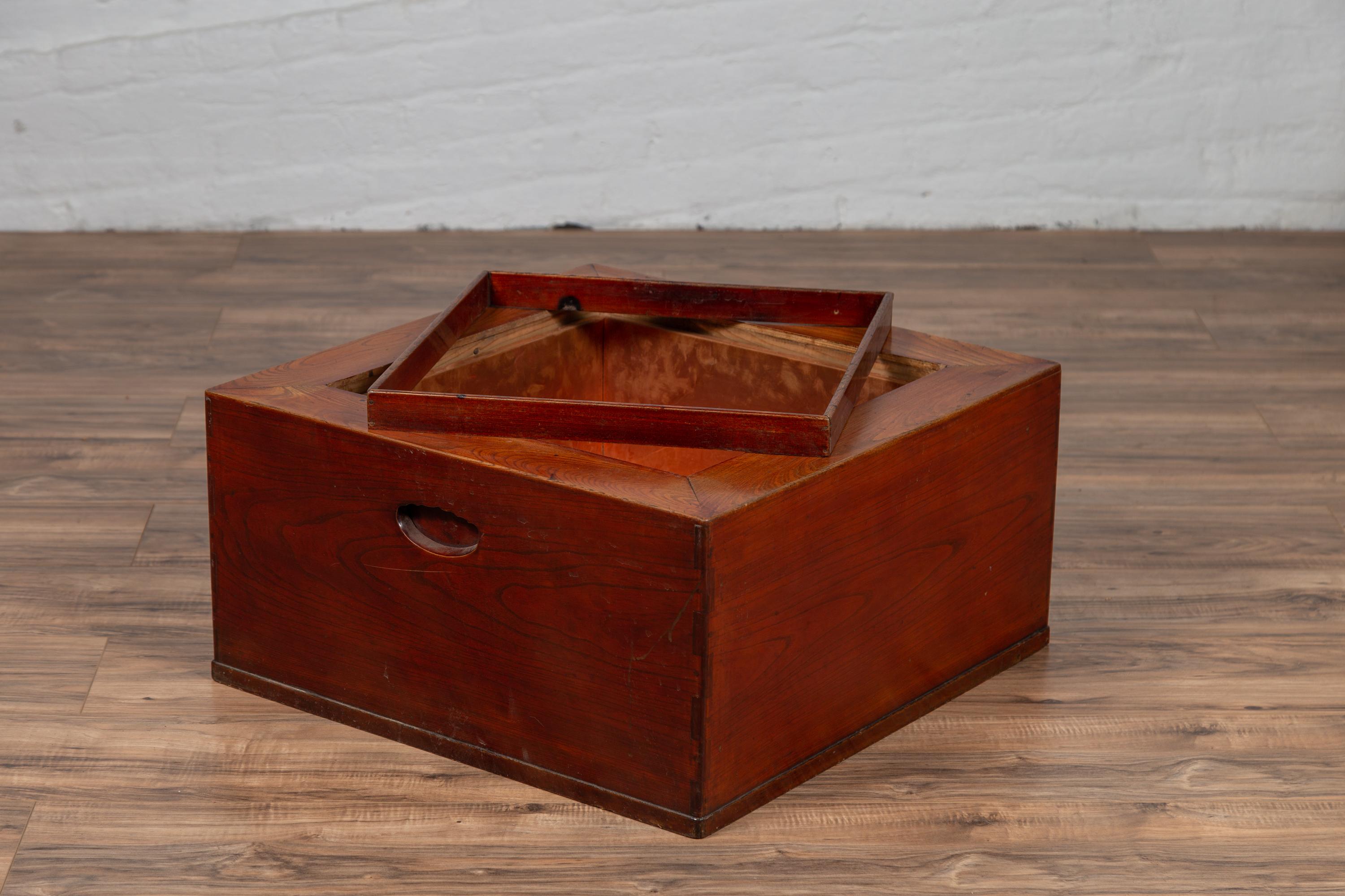 Japanese 19th Century Keyaki Wood Rectangular Hibachi with Copper Liner For Sale 6