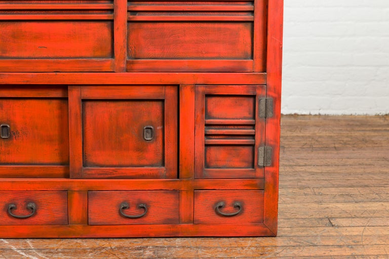 https://a.1stdibscdn.com/japanese-19th-century-meiji-period-red-cabinet-with-sliding-doors-and-drawers-for-sale-picture-8/f_8639/1613500912581/YN7034_8_of_14__master.jpg?width=768