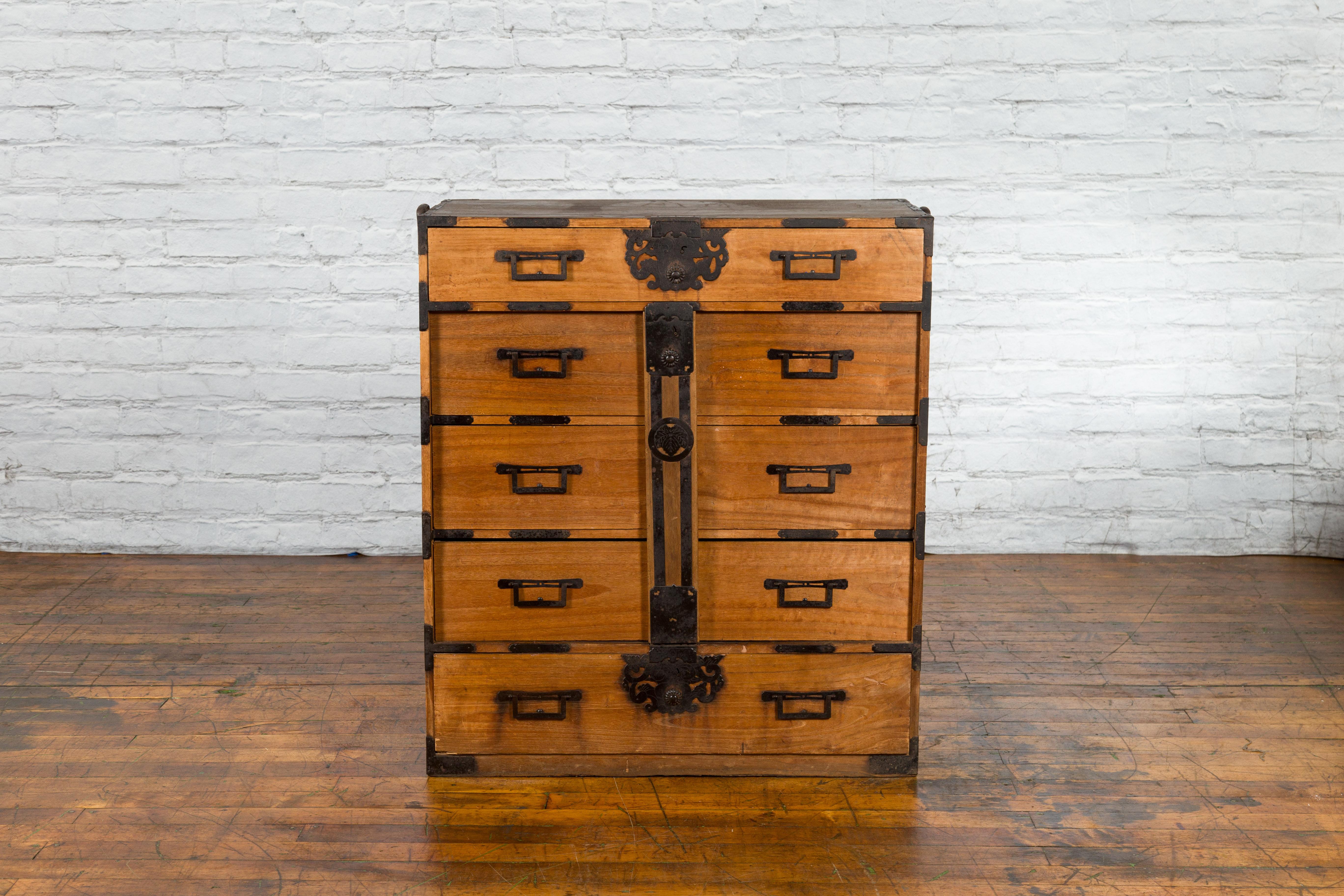 Japanese 19th Century Meiji Tansu Traveling Chest with Multiple Drawers 1