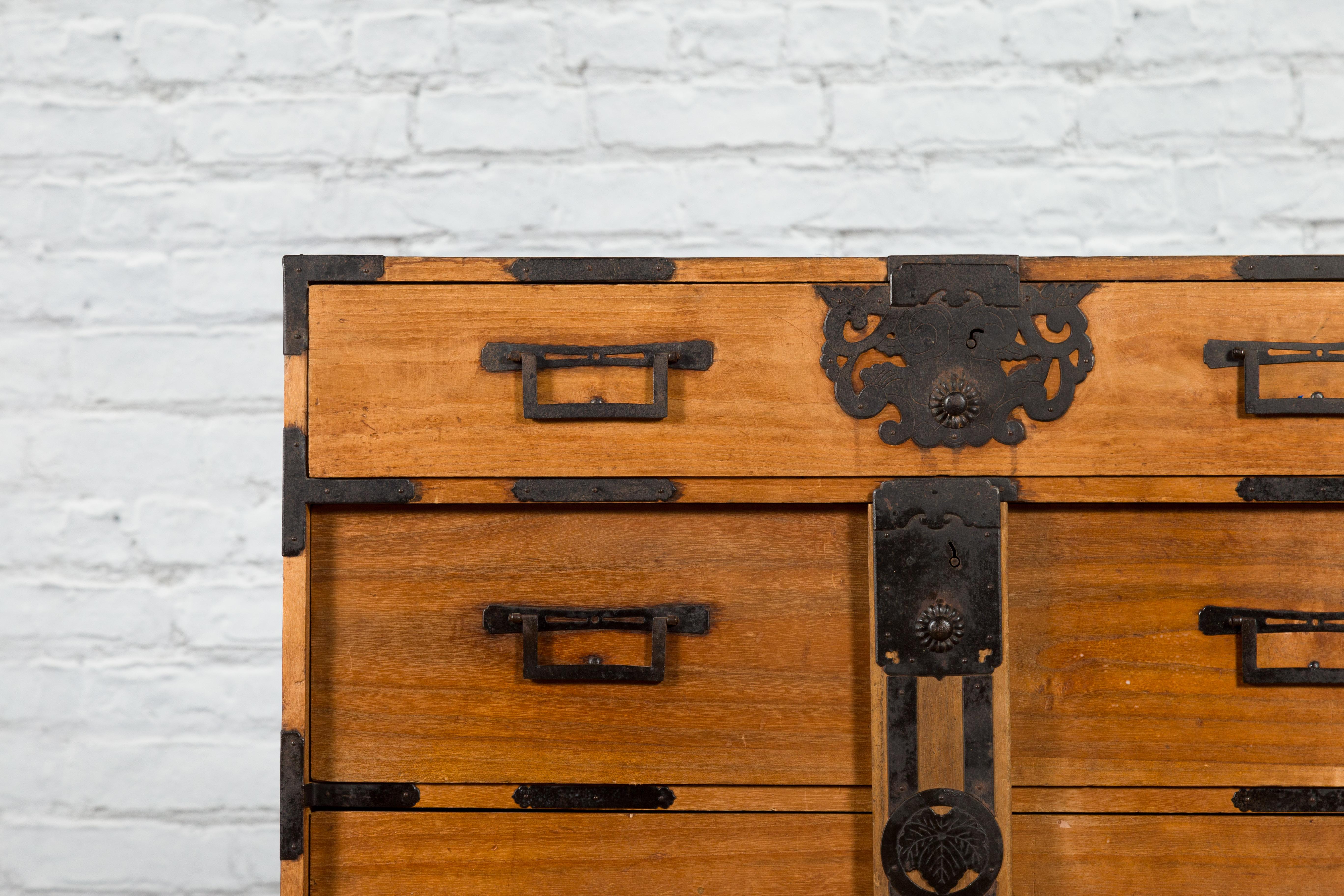 Japanese 19th Century Meiji Tansu Traveling Chest with Multiple Drawers 3