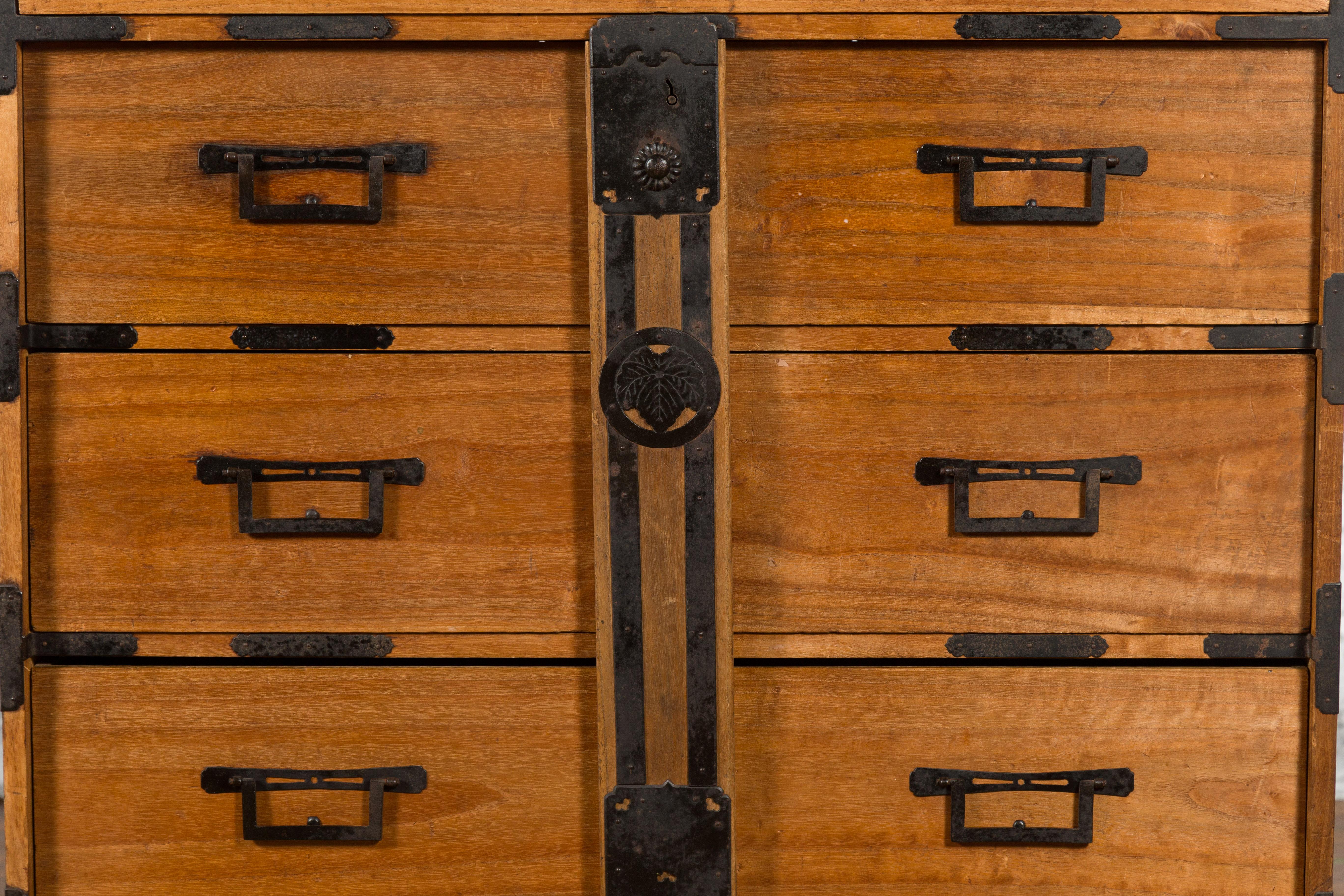 Japanese 19th Century Meiji Tansu Traveling Chest with Multiple Drawers 5
