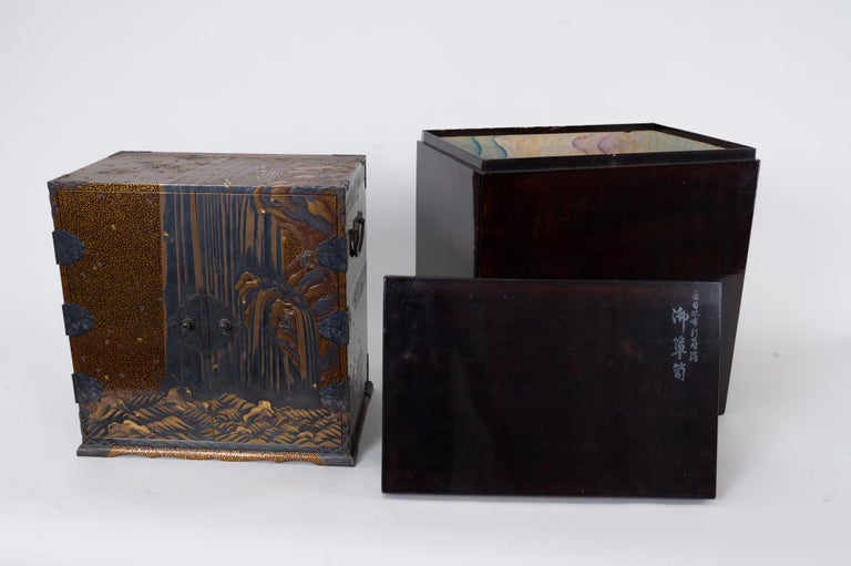 Japanese 19th Century Miniature Lacquer Chest with Waterfall For Sale 14